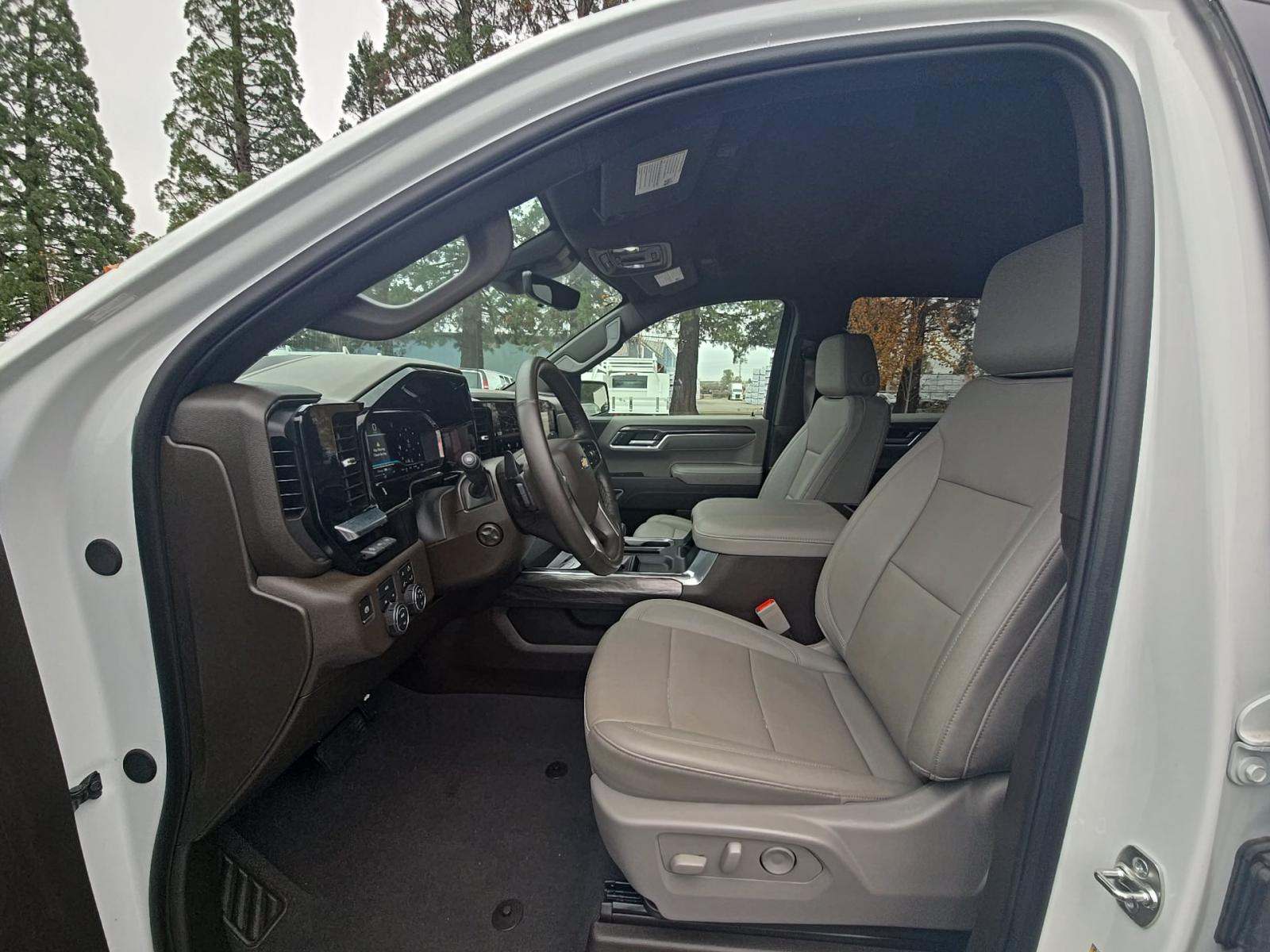 2025 Chevrolet Silverado 1500 LTZ AWD