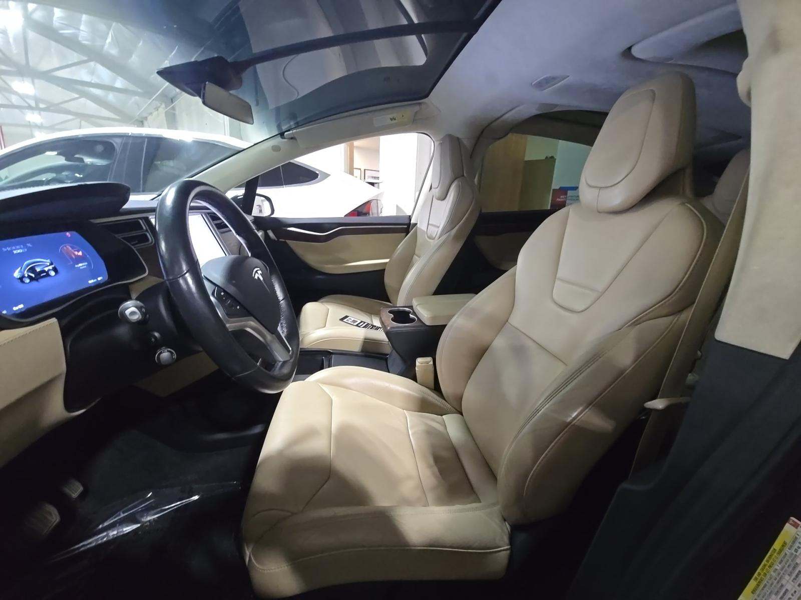 TESLA MODEL X - 5