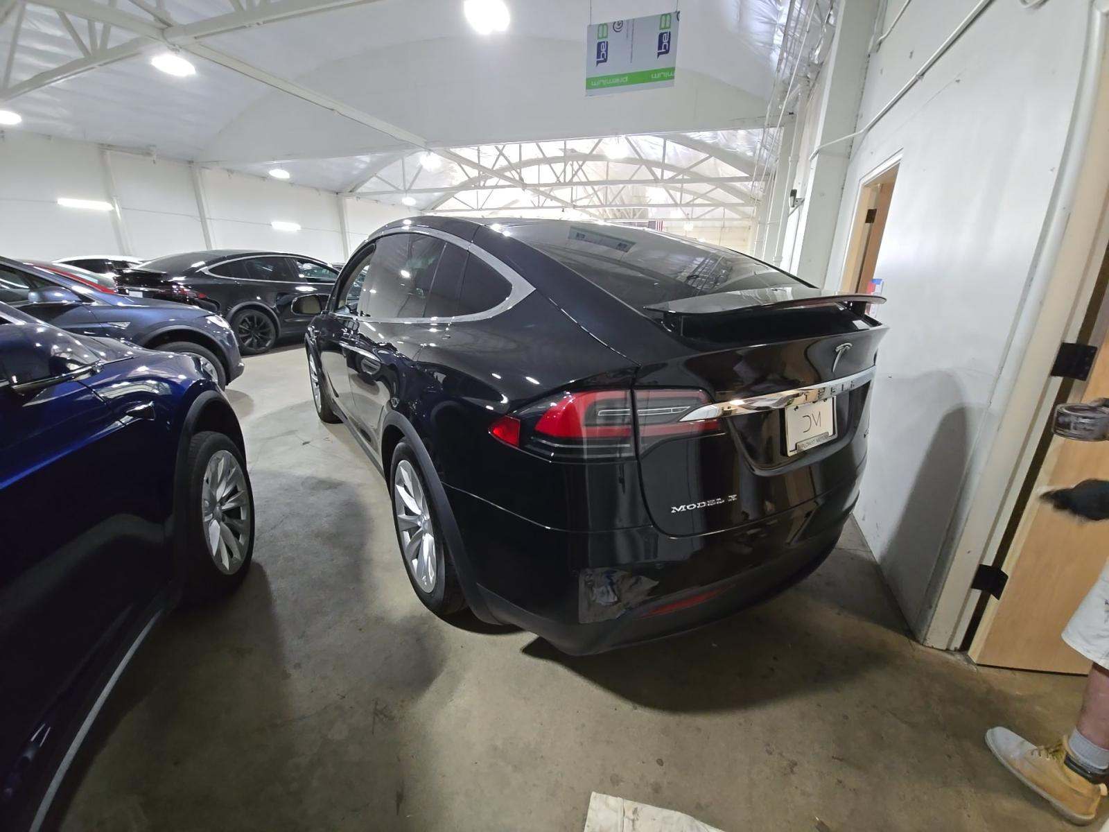 TESLA MODEL X - 2