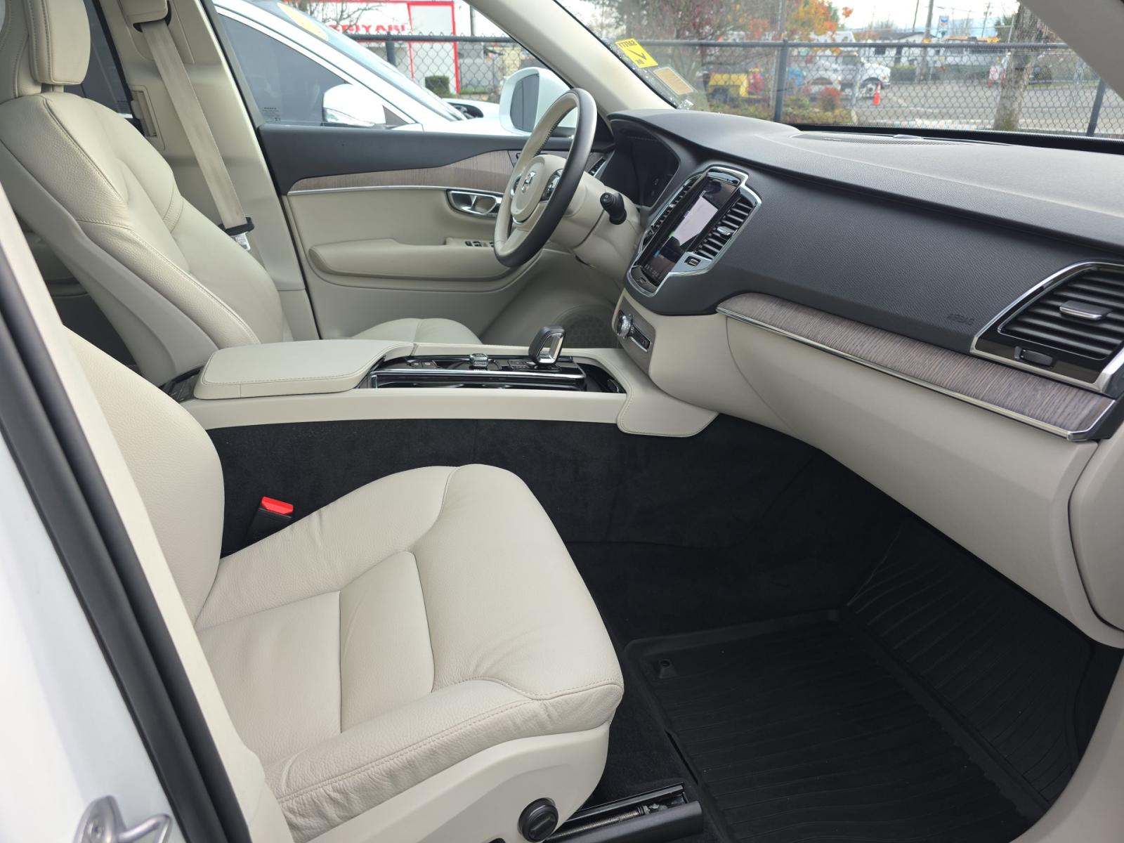 2024 Volvo XC90 B6 Plus AWD