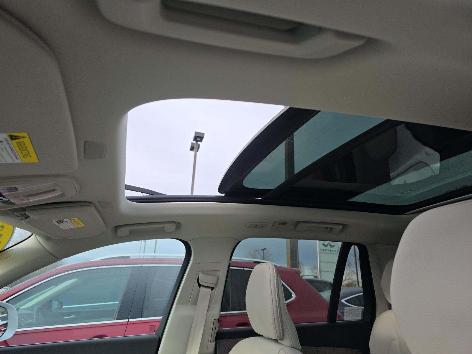 2024 Volvo XC90 B6 Plus AWD