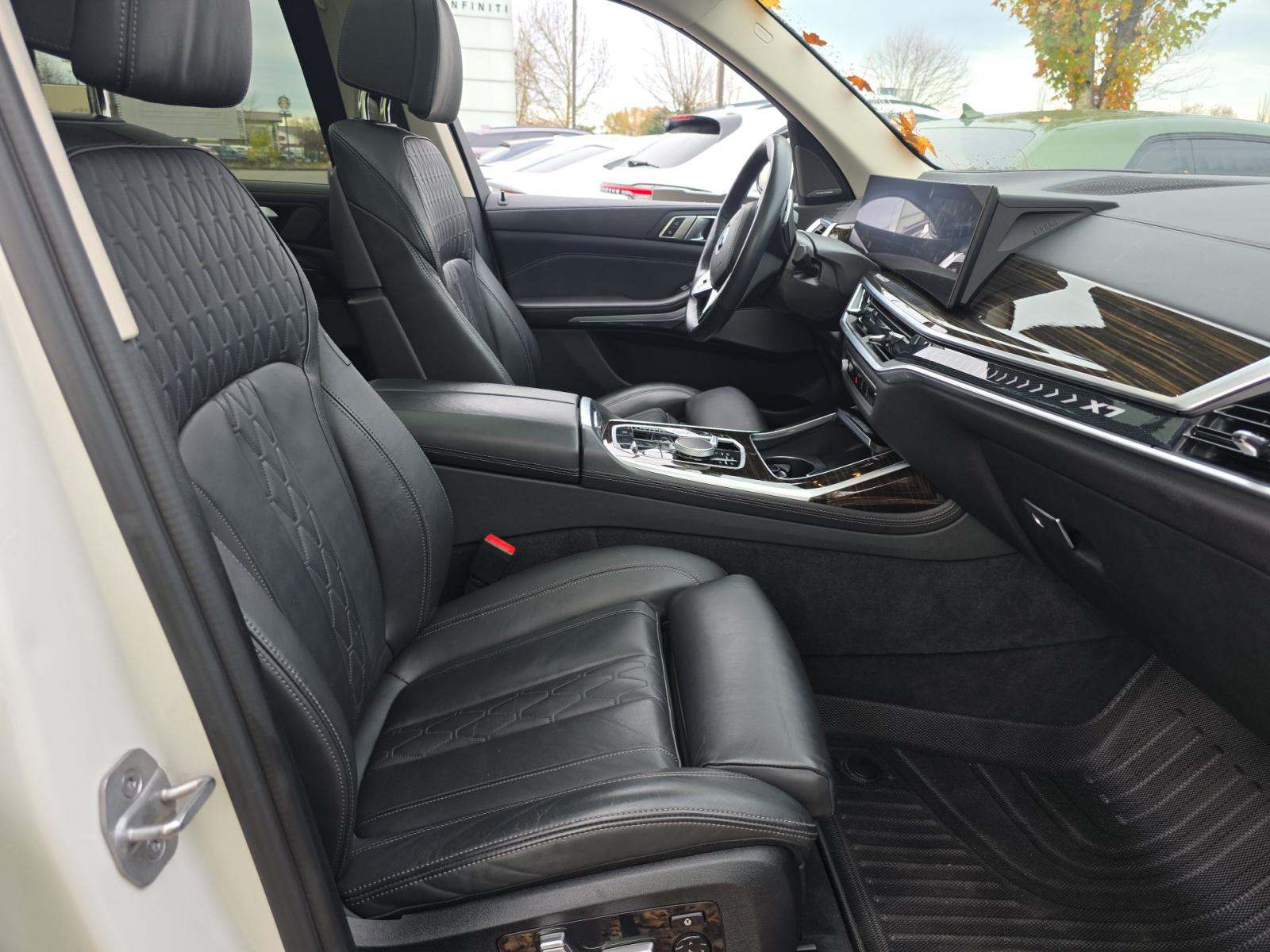 2023 BMW X7 xDrive40i AWD