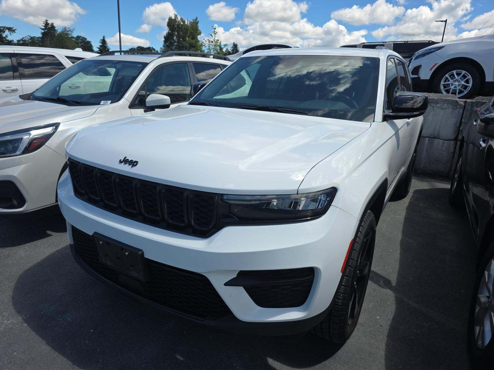 2023 Jeep Grand Cherokee Altitude AWD