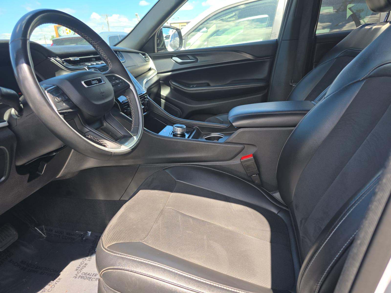 2023 Jeep Grand Cherokee Altitude AWD