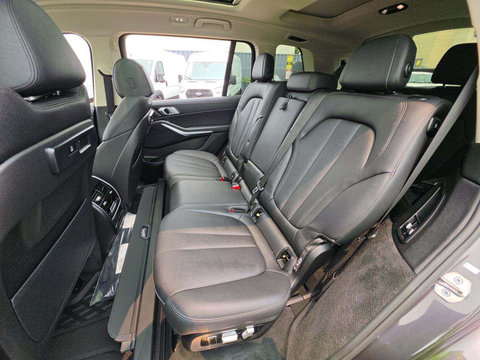 2022 BMW X7 xDrive40i AWD