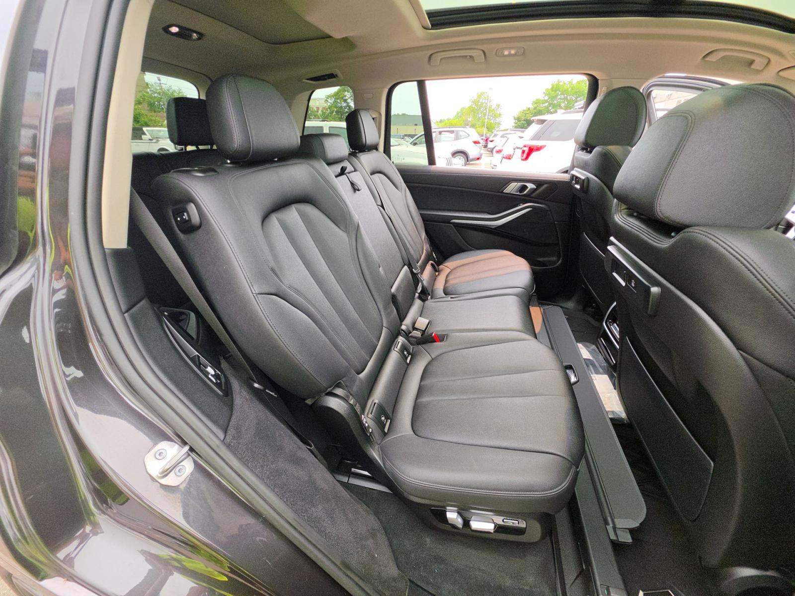 2022 BMW X7 xDrive40i AWD