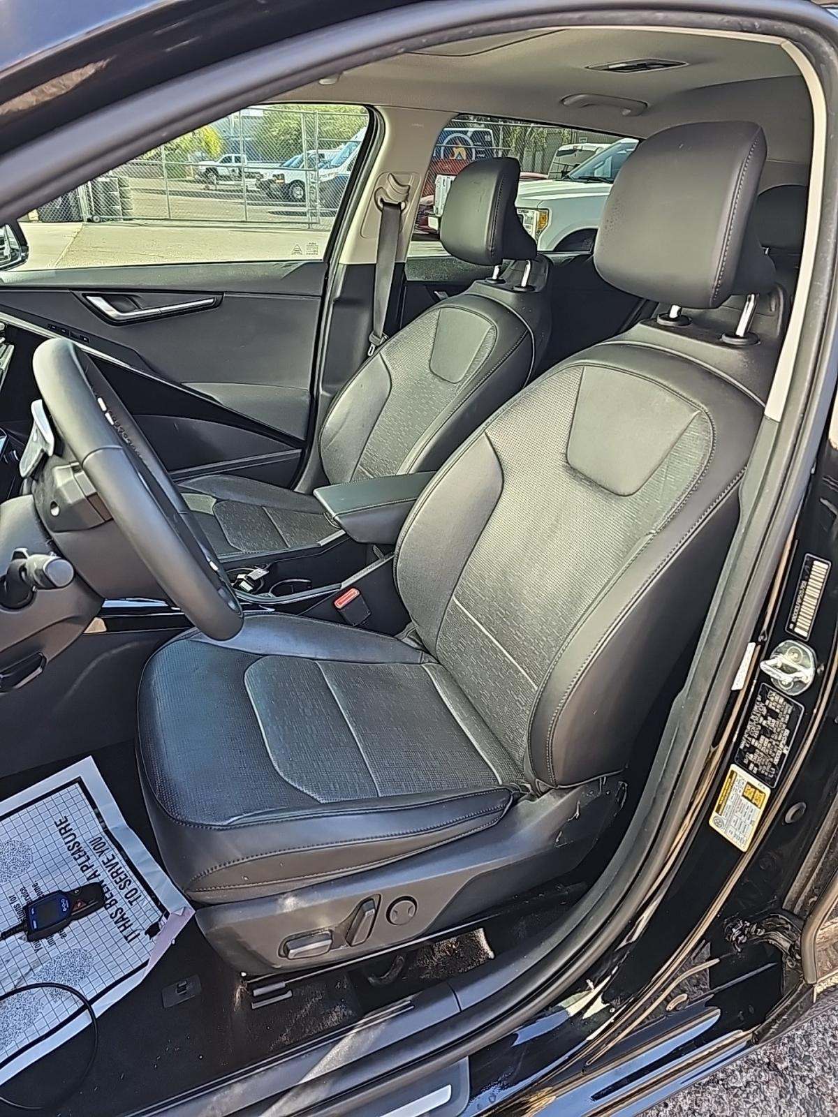 2023 Kia Niro PHEV SX Touring FWD