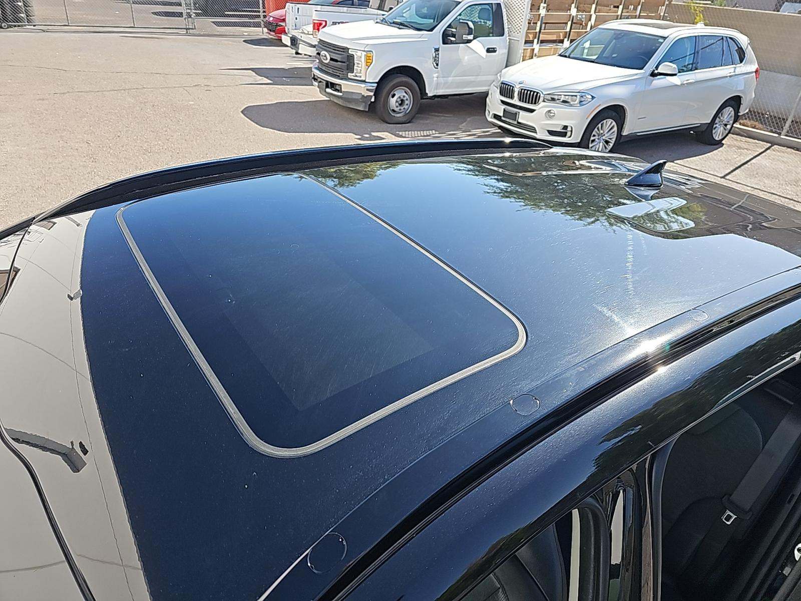 2023 Kia Niro PHEV SX Touring FWD