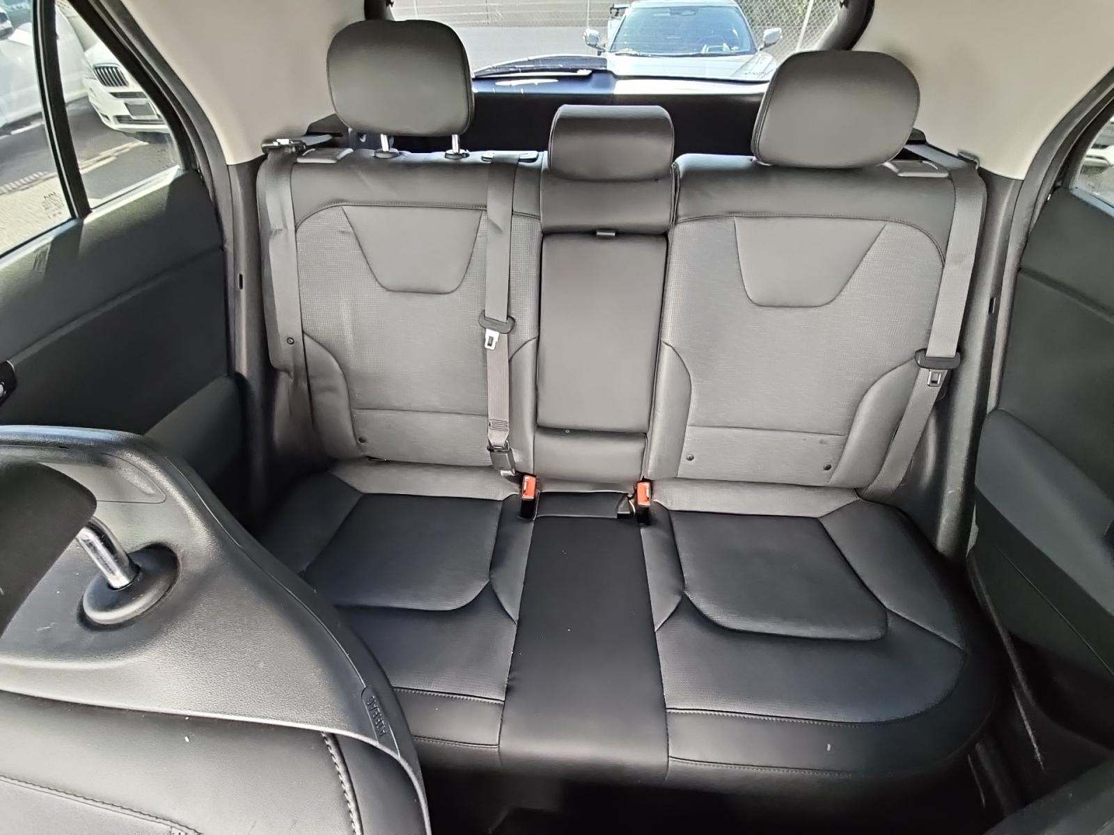 2023 Kia Niro PHEV SX Touring FWD