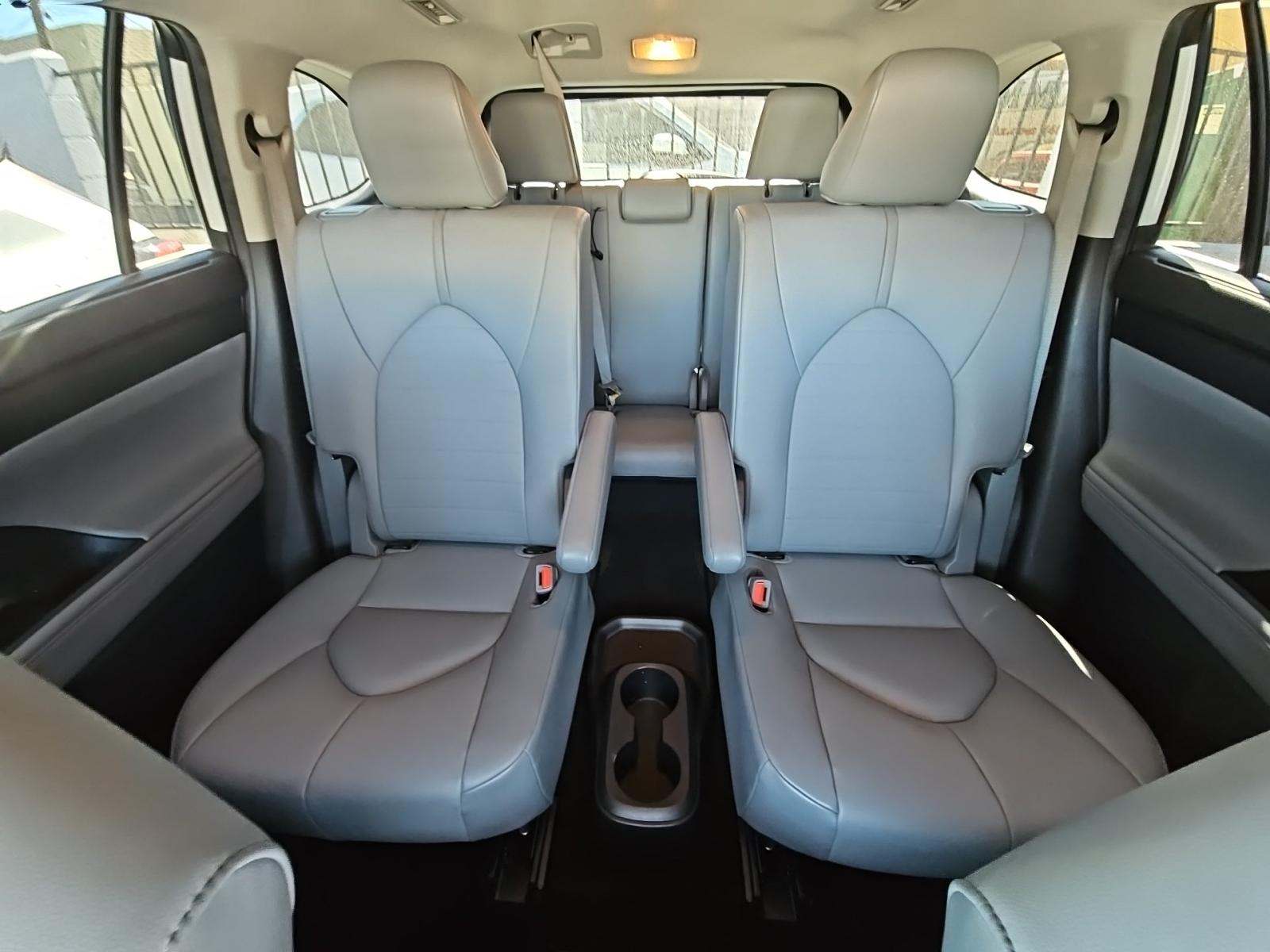 2020 Toyota Highlander XLE FWD