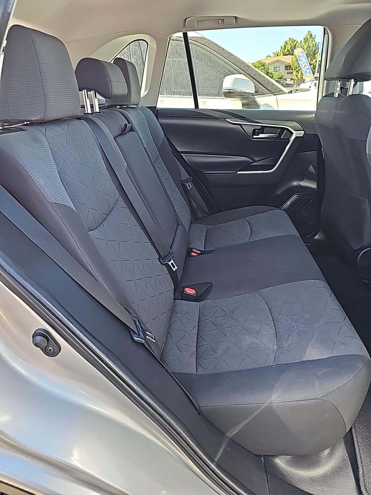 2020 Toyota RAV4 XLE FWD