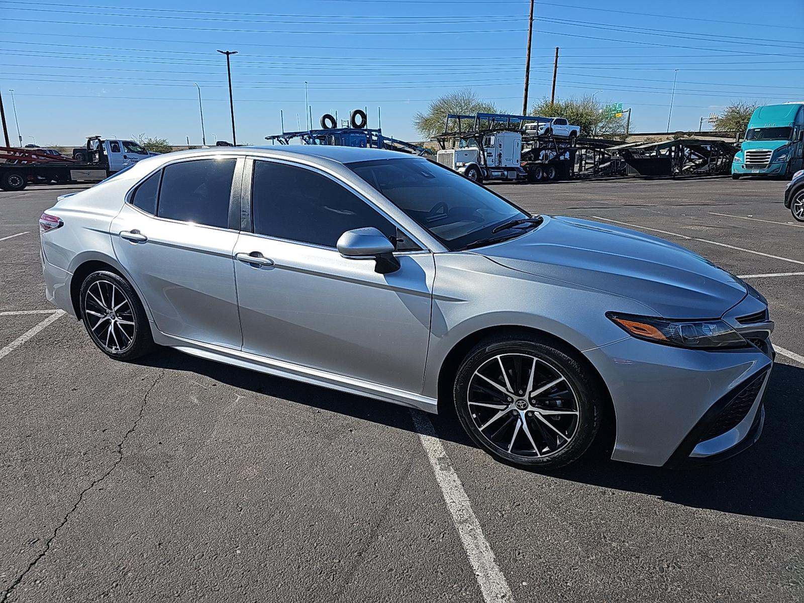 2023 Toyota Camry Hybrid SE FWD