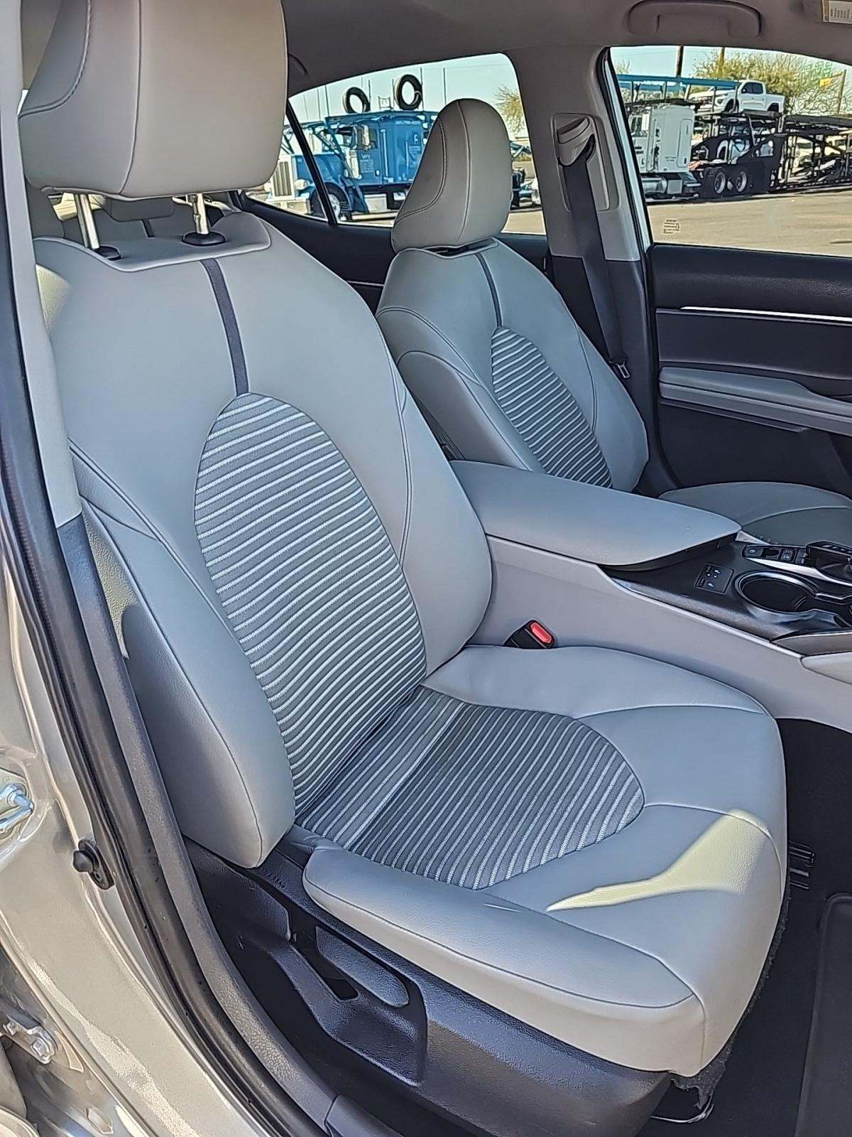 2023 Toyota Camry Hybrid SE FWD