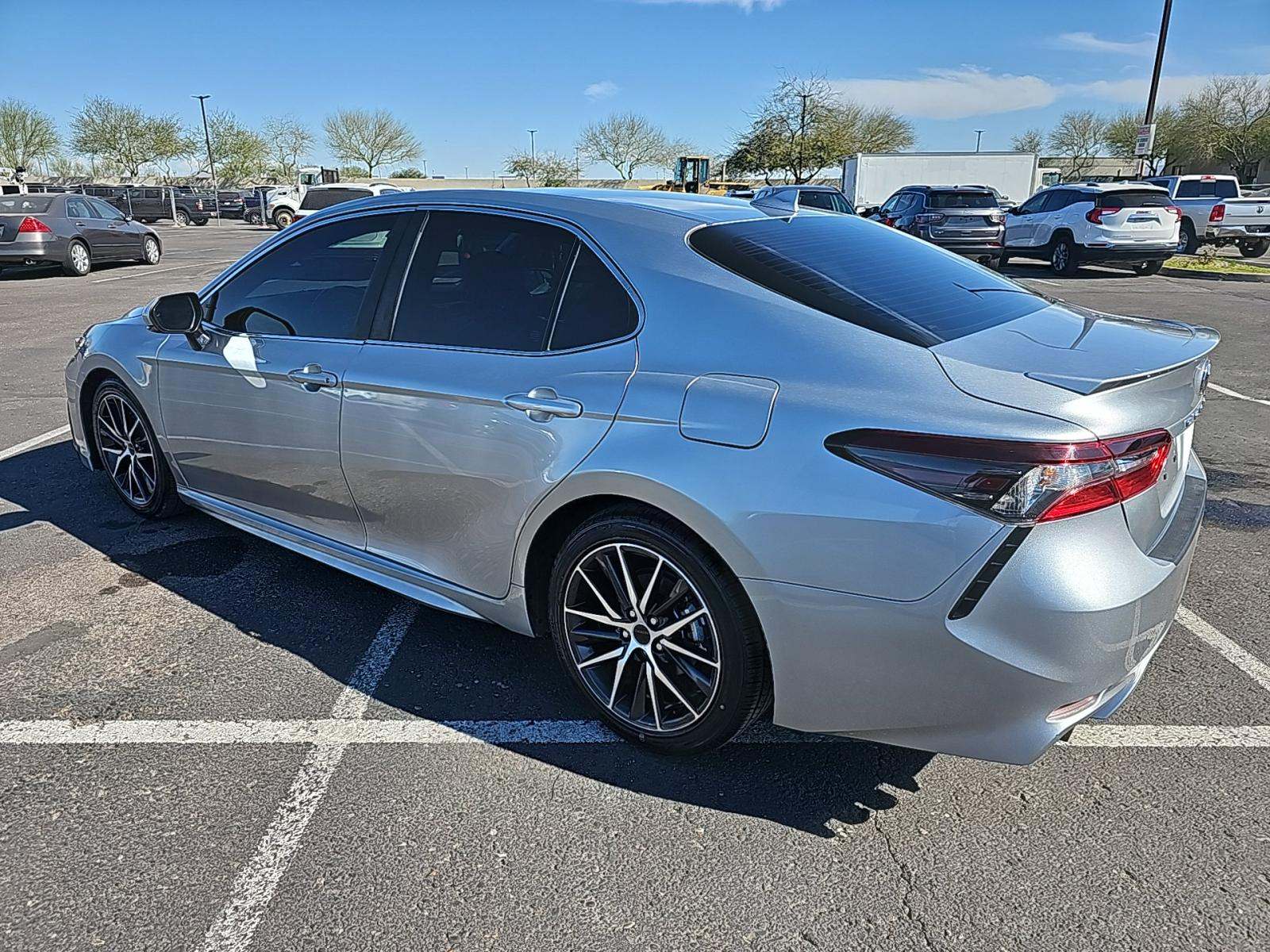 2023 Toyota Camry Hybrid SE FWD