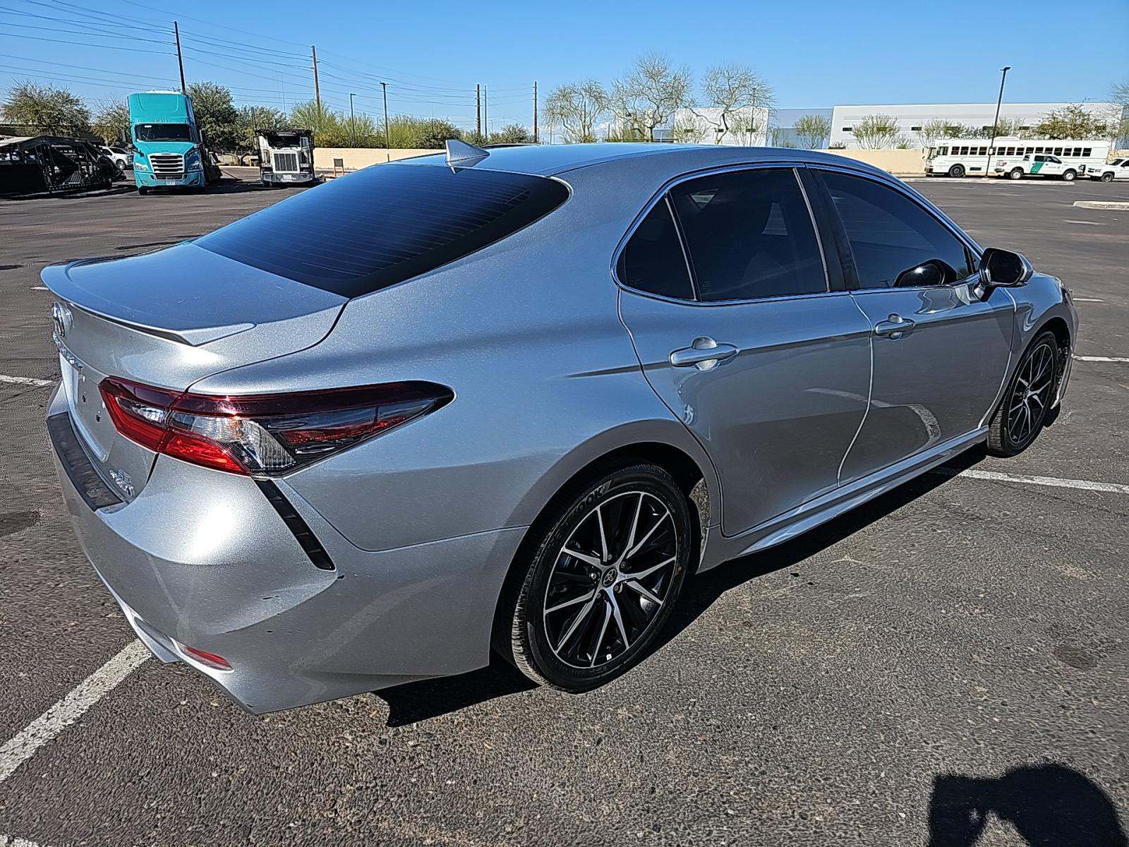 2023 Toyota Camry Hybrid SE FWD