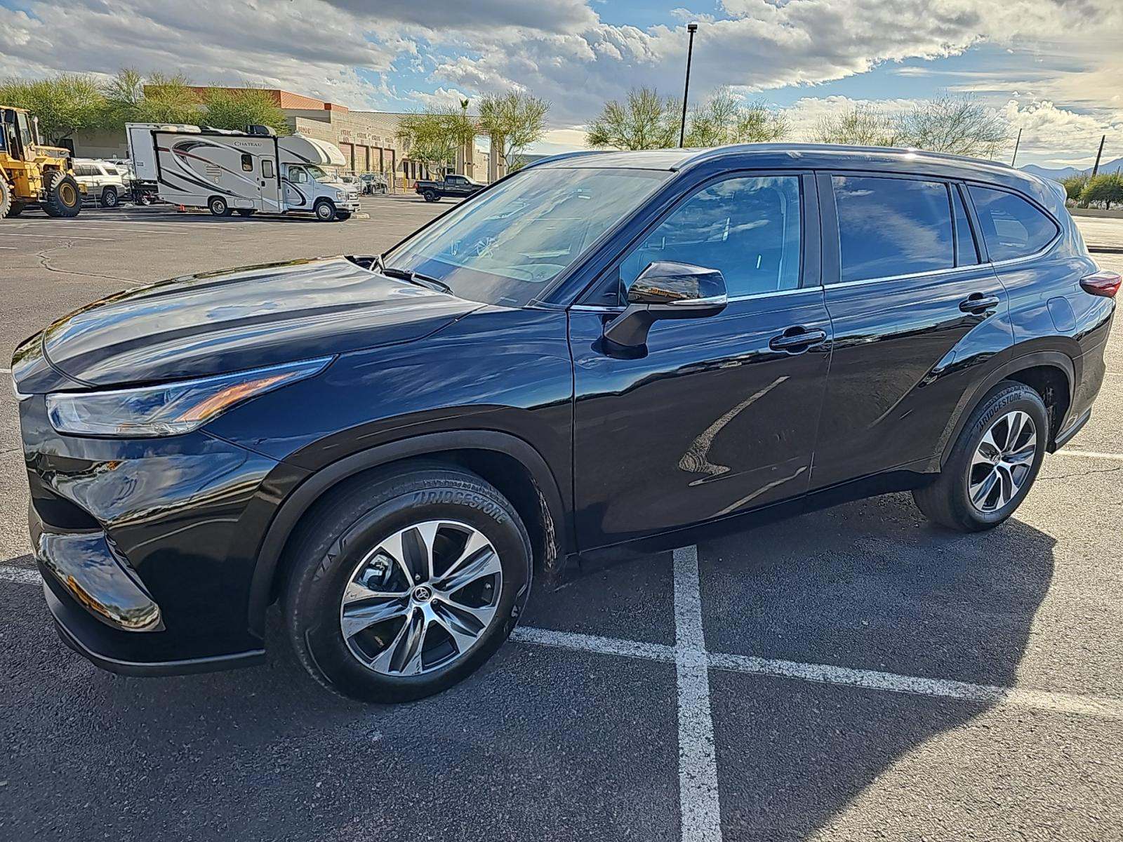 2024 Toyota Highlander Hybrid XLE FWD