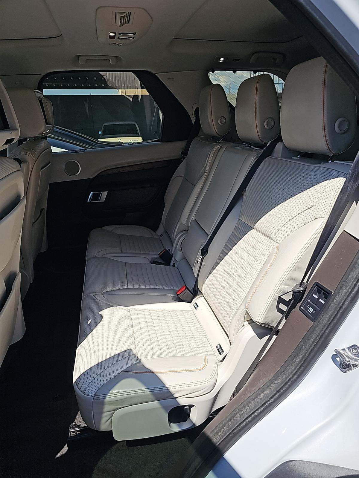 2017 Land Rover Discovery HSE Luxury AWD