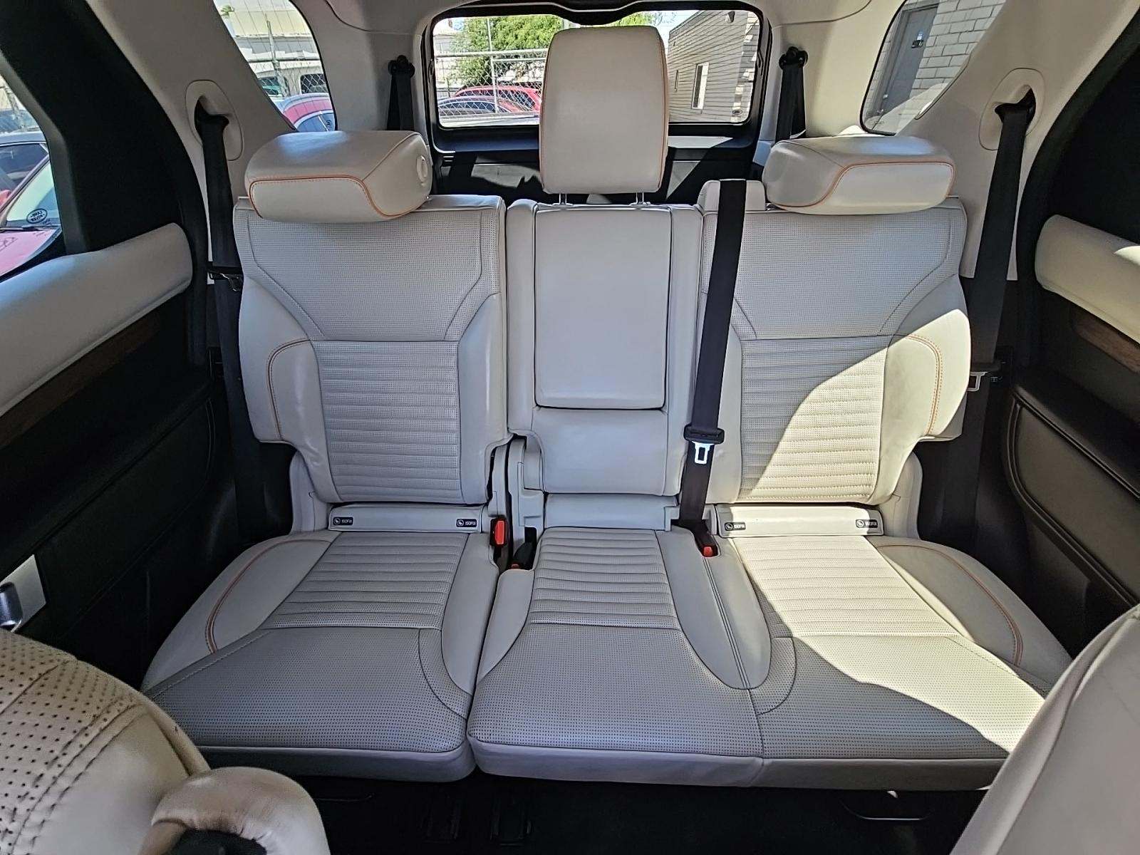 2017 Land Rover Discovery HSE Luxury AWD