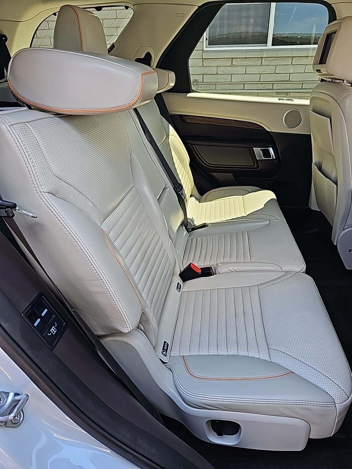 2017 Land Rover Discovery HSE Luxury AWD