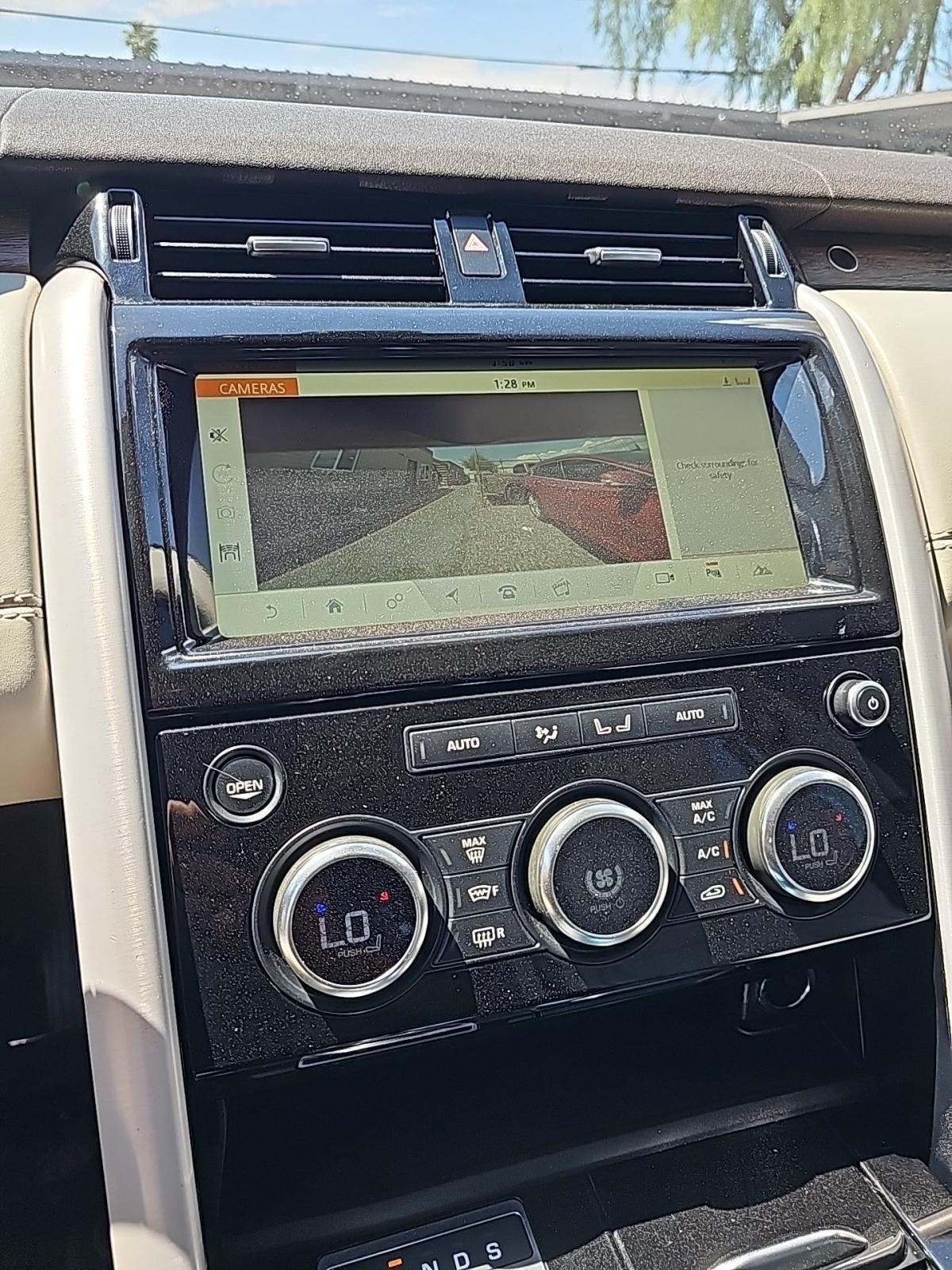 2017 Land Rover Discovery HSE Luxury AWD