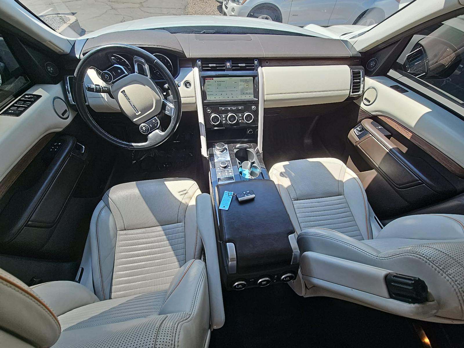 2017 Land Rover Discovery HSE Luxury AWD