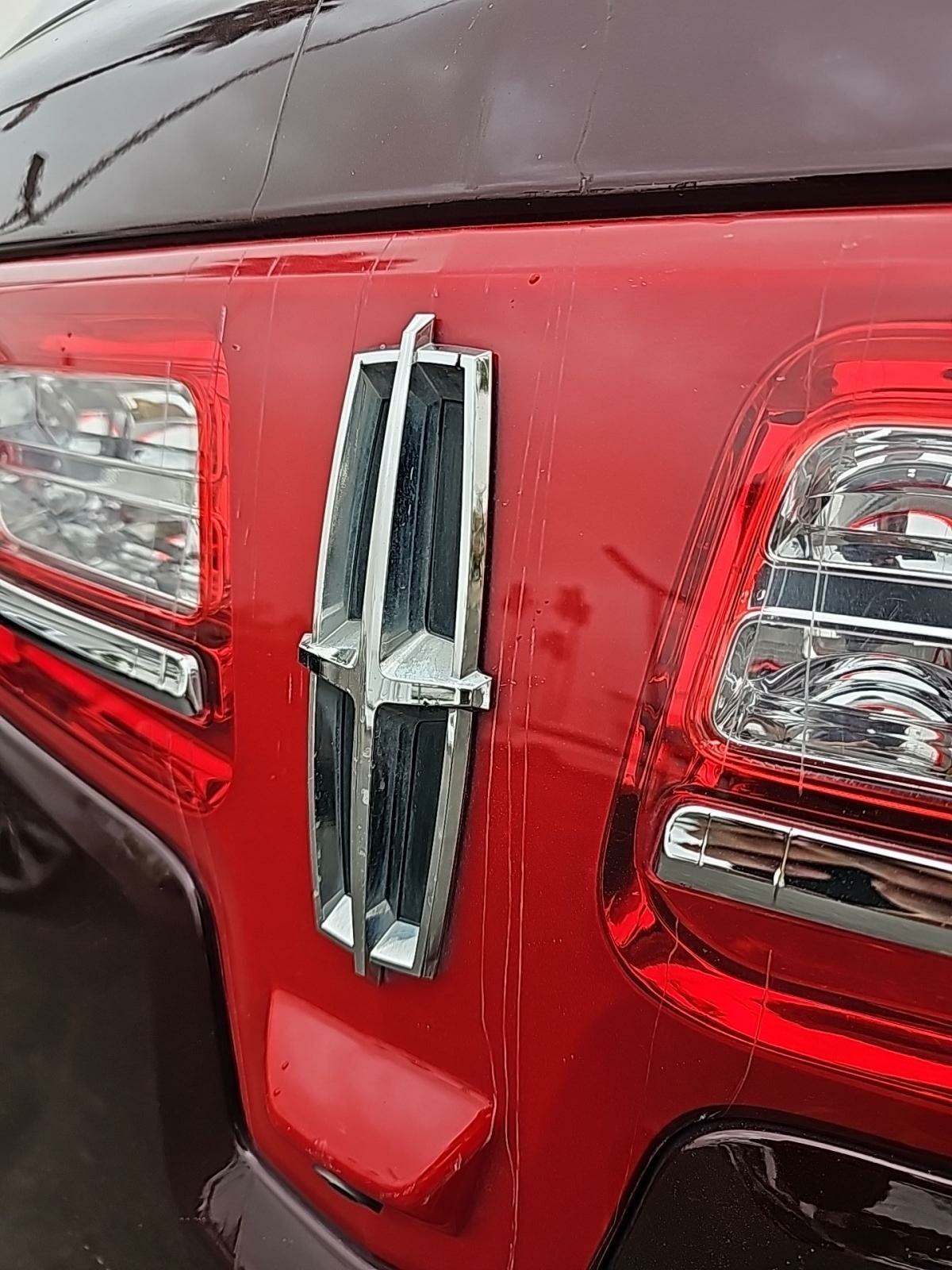 2019 Lincoln MKT Reserve AWD