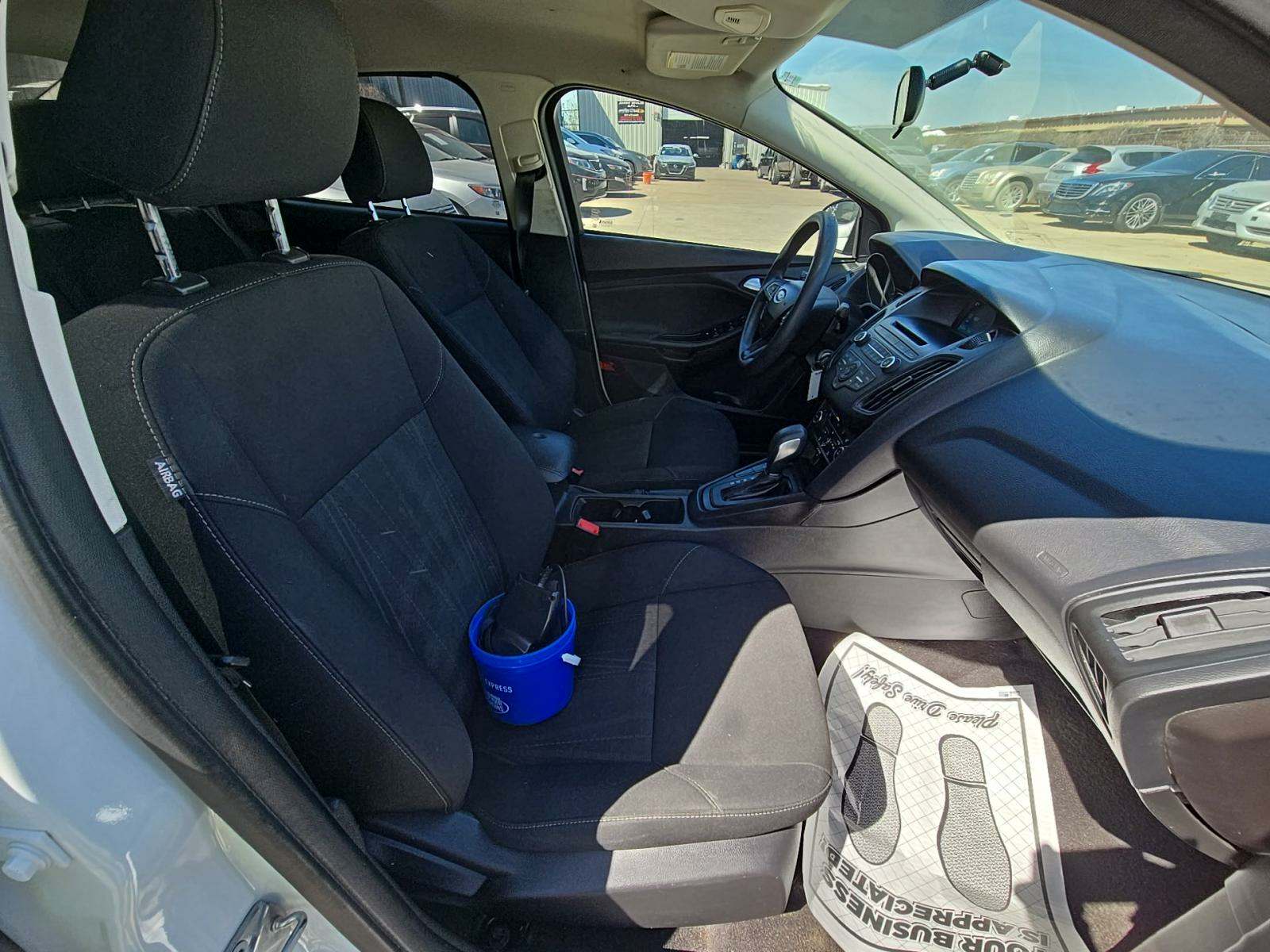 2017 Ford Focus SE FWD