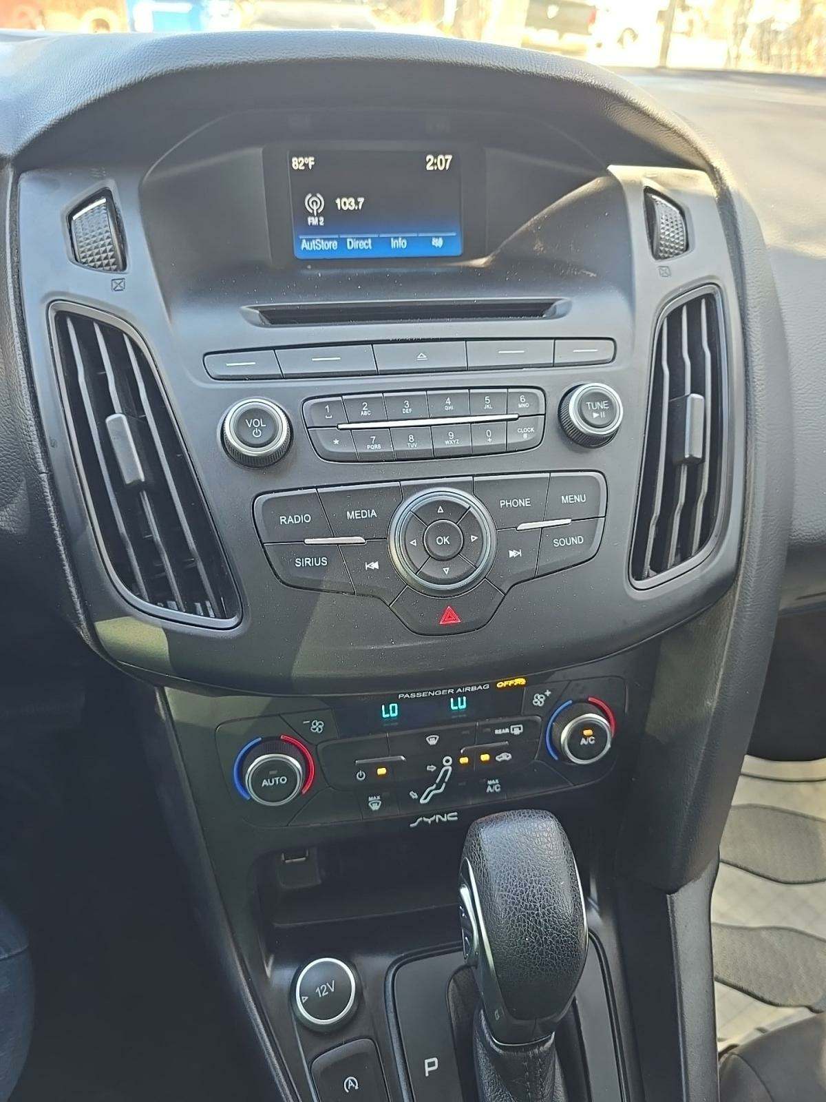 2017 Ford Focus SE FWD