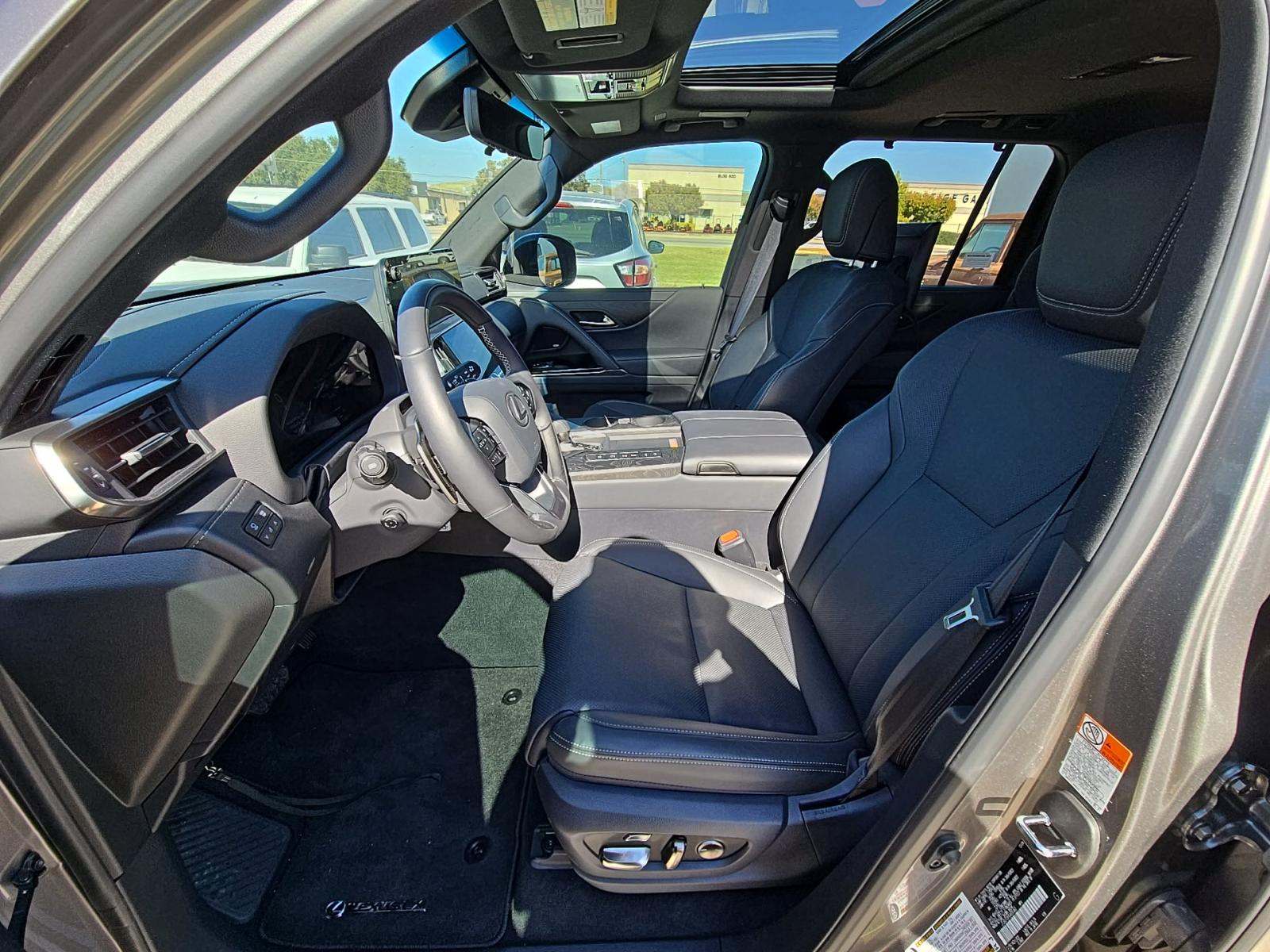 2025 Lexus LX LX 700h Luxury AWD