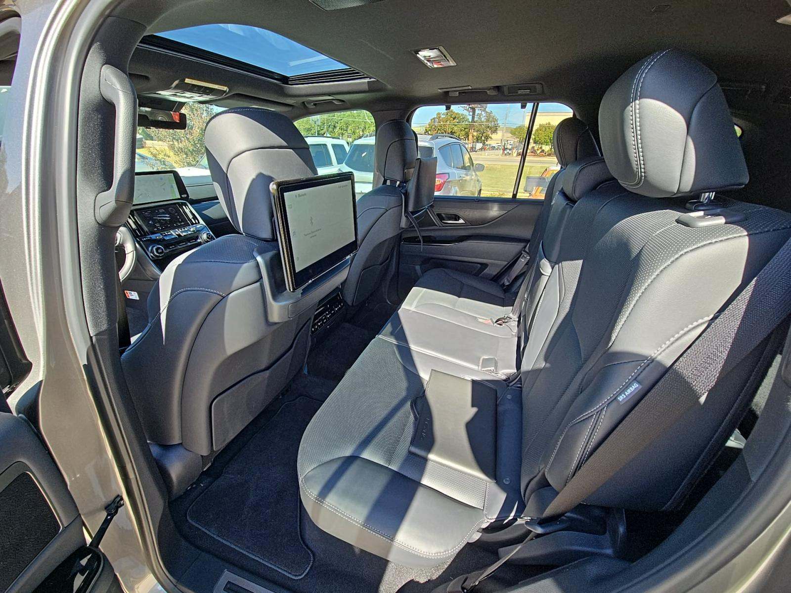 2025 Lexus LX LX 700h Luxury AWD