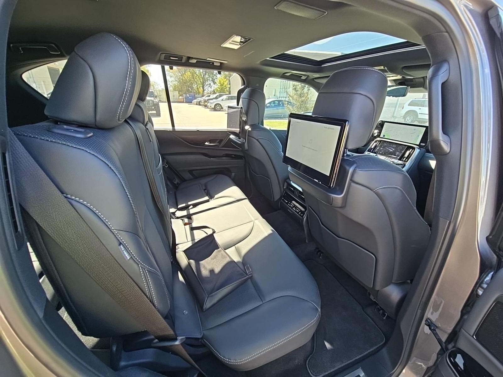 2025 Lexus LX LX 700h Luxury AWD