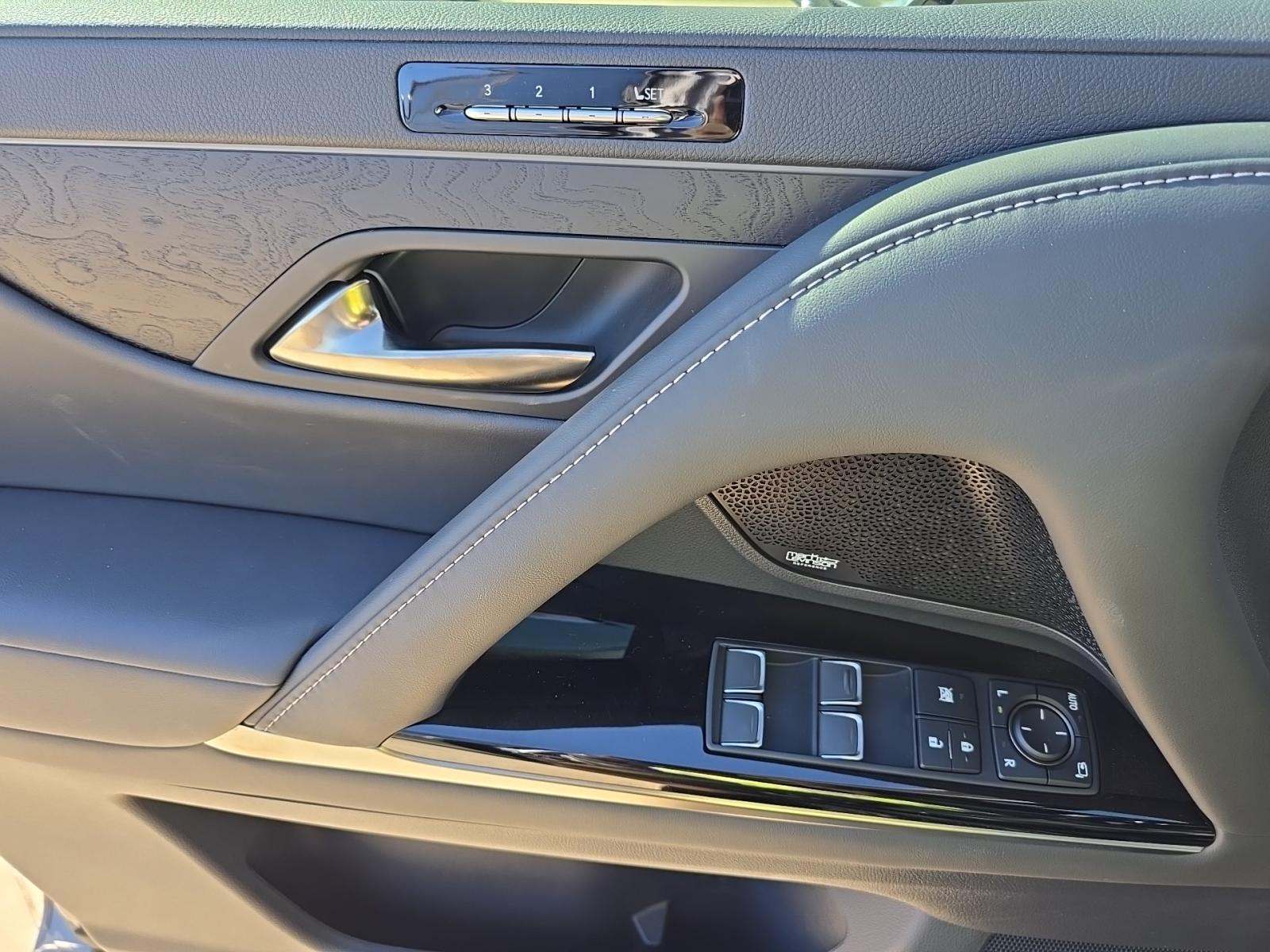 2025 Lexus LX LX 700h Luxury AWD