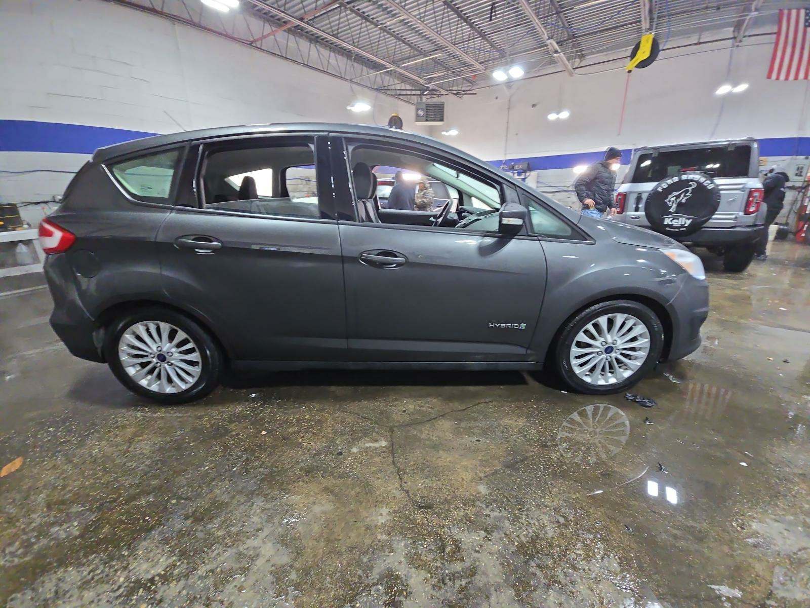 2017 Ford C-MAX Hybrid SE FWD