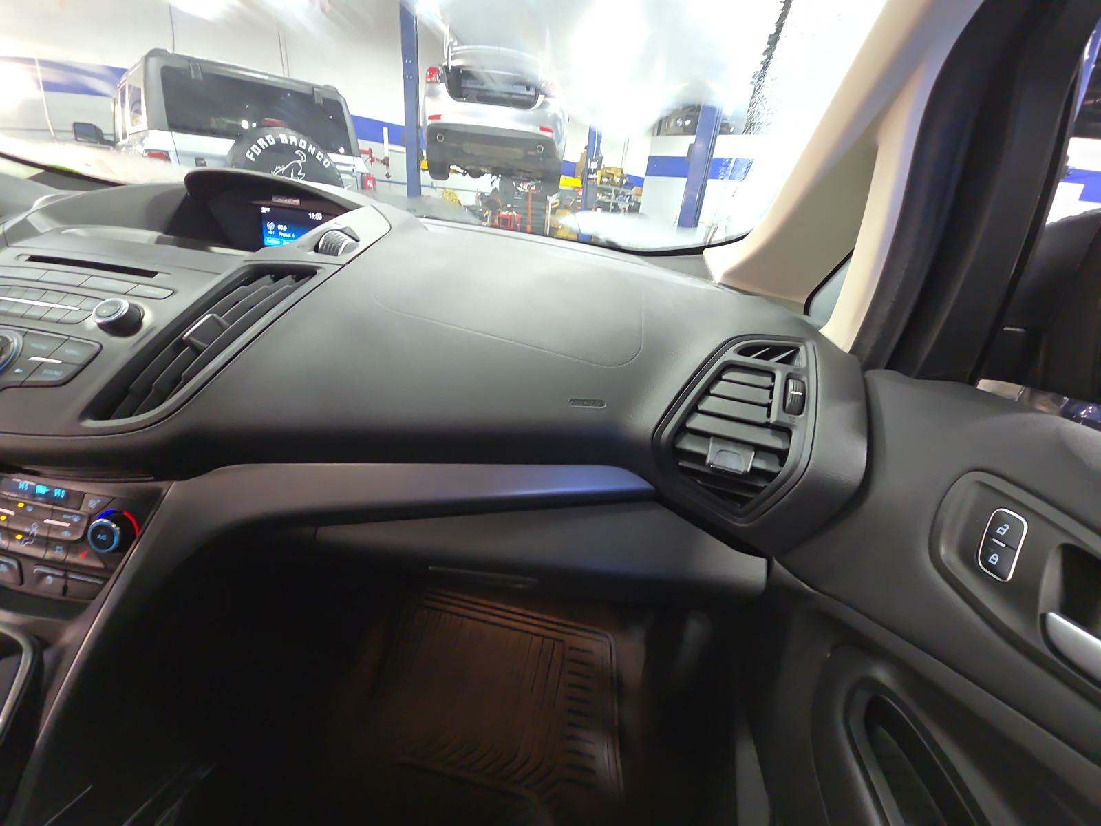 2017 Ford C-MAX Hybrid SE FWD