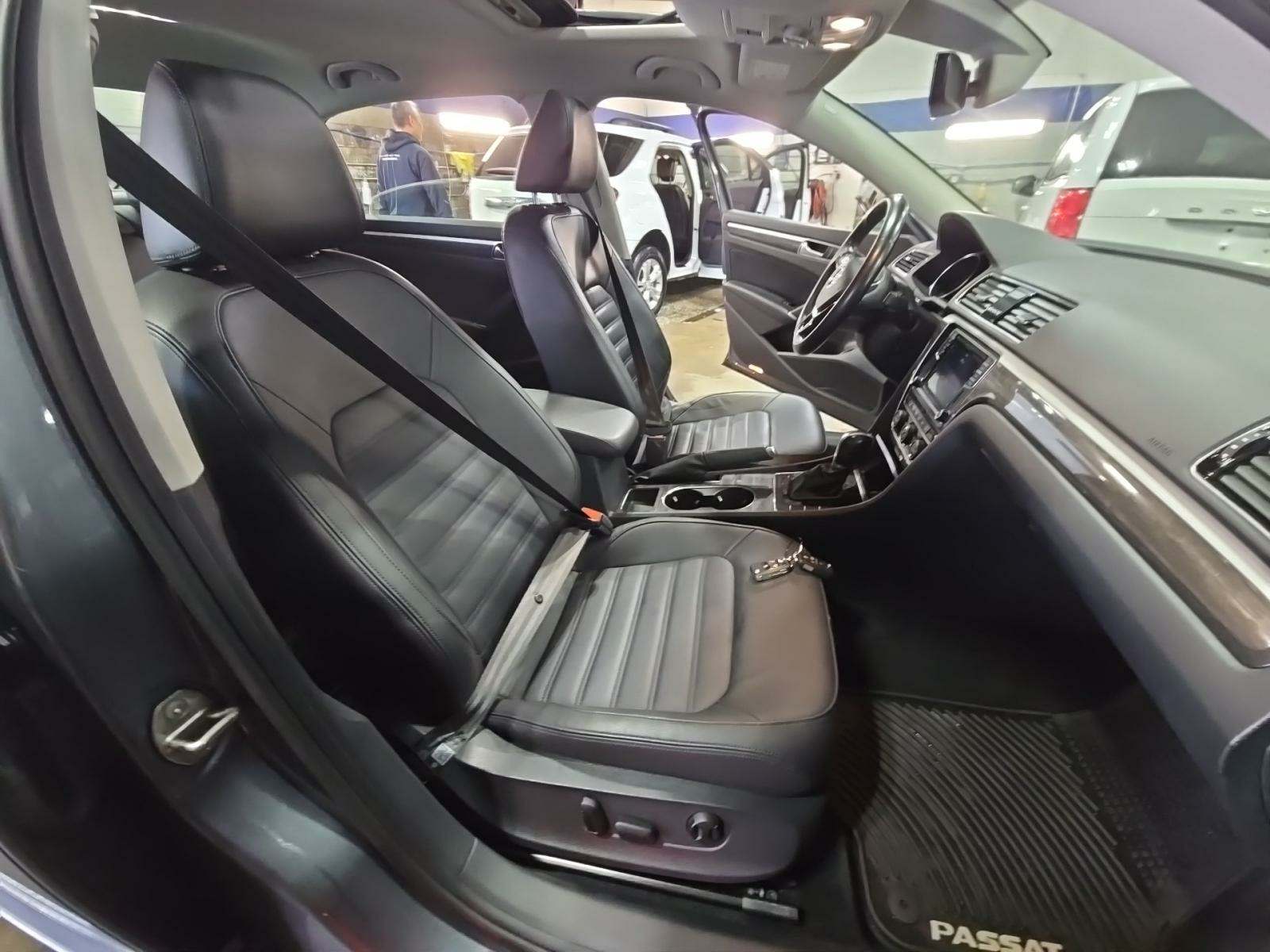 2018 Volkswagen Passat 2.0T SEL Premium FWD