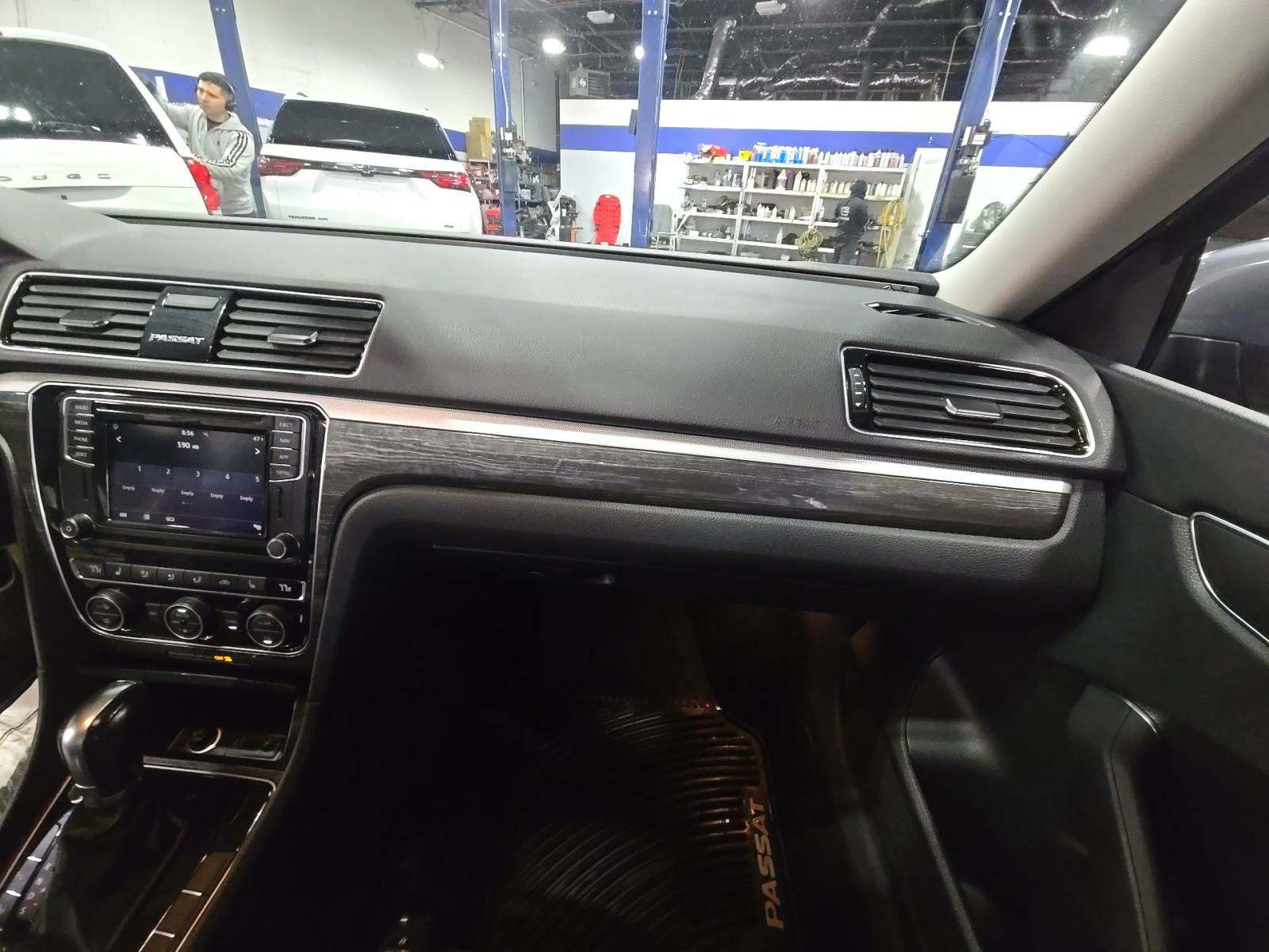 2018 Volkswagen Passat 2.0T SEL Premium FWD