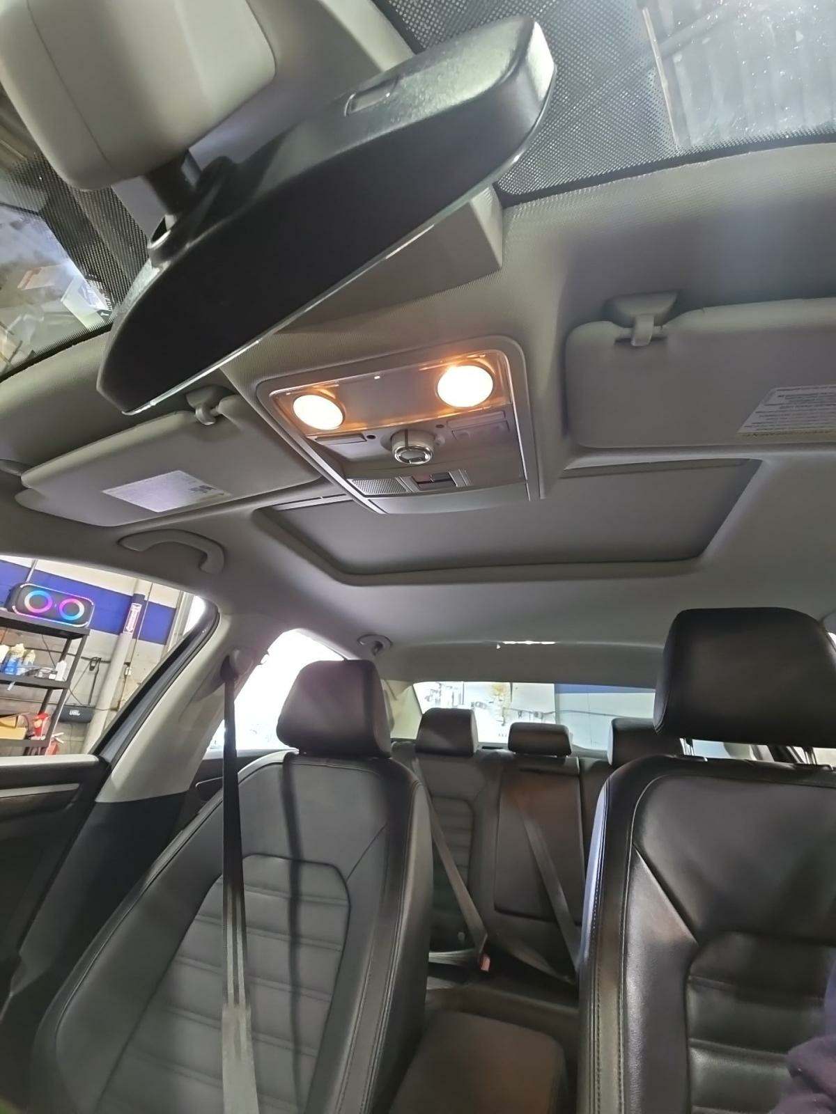 2018 Volkswagen Passat 2.0T SEL Premium FWD