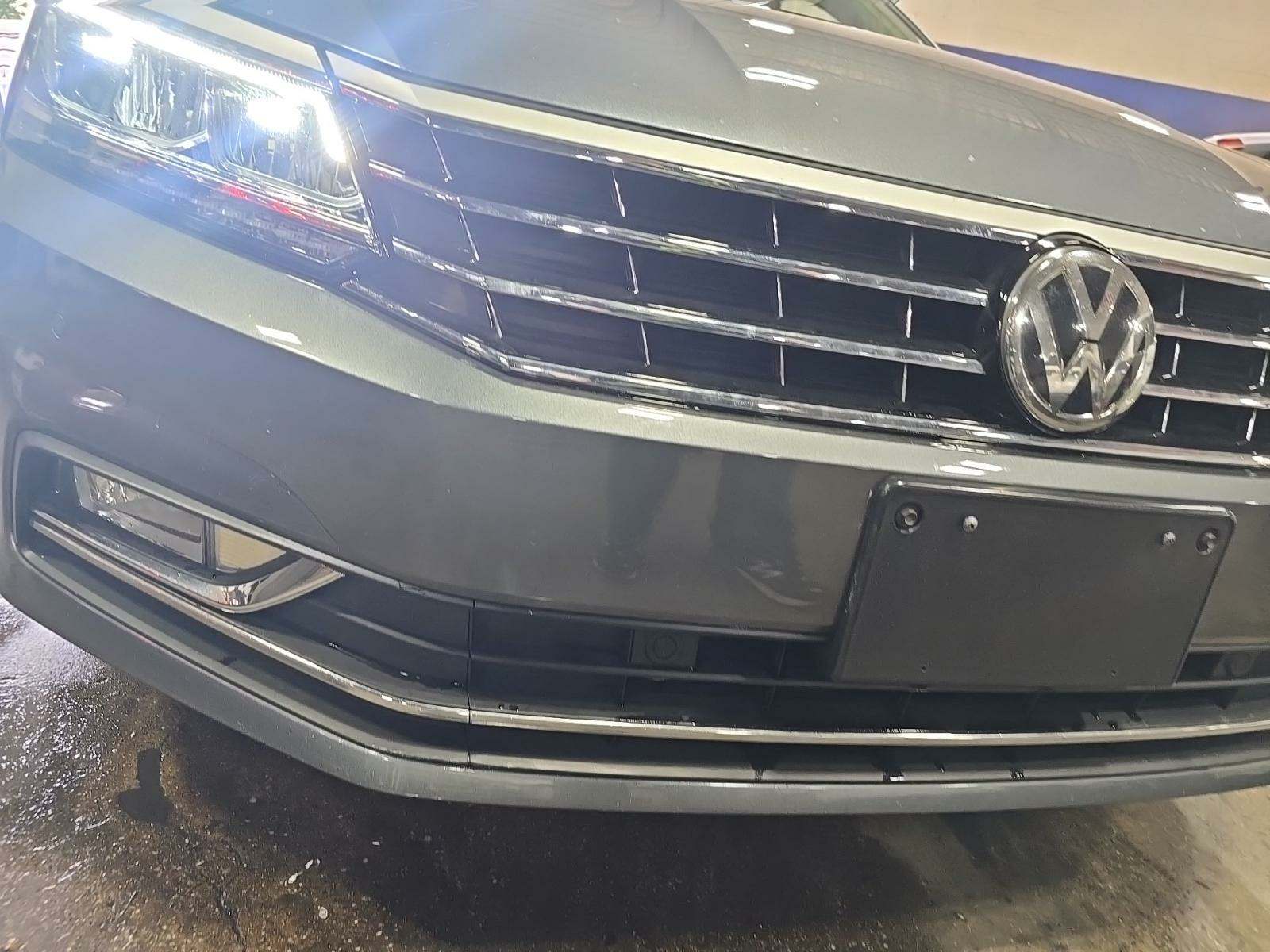 2018 Volkswagen Passat 2.0T SEL Premium FWD