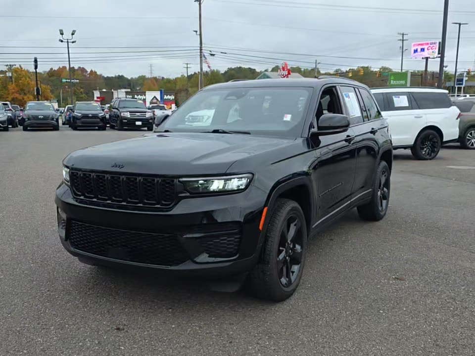 2023 Jeep Grand Cherokee Altitude AWD