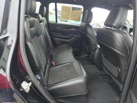 2023 Jeep Grand Cherokee Altitude AWD