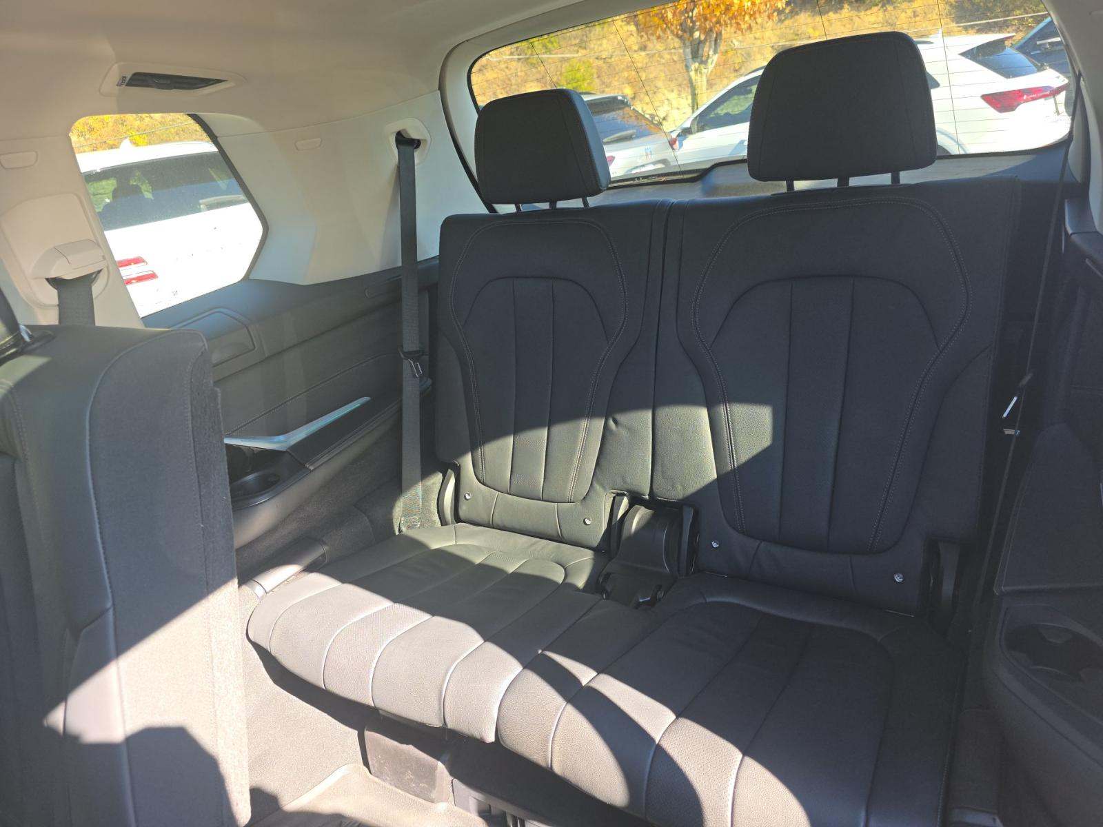 2022 BMW X7 xDrive40i AWD