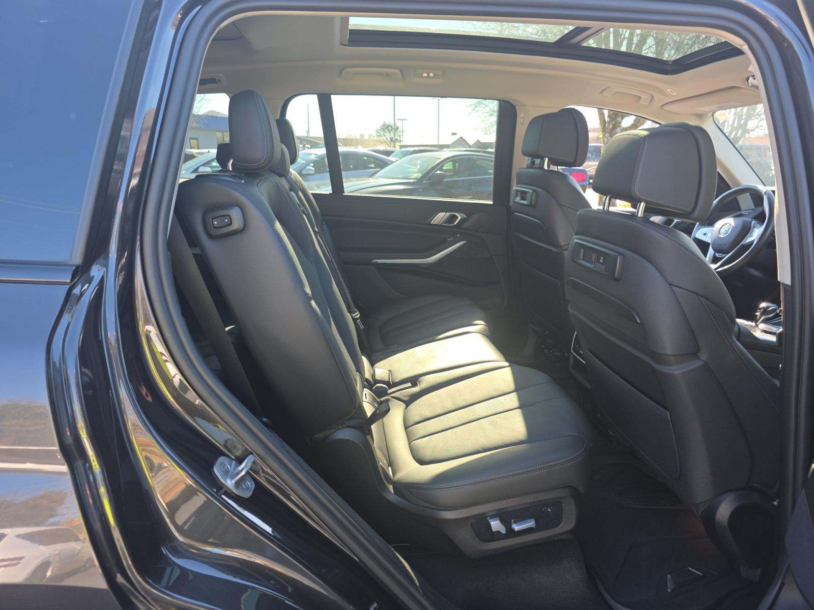 2022 BMW X7 xDrive40i AWD