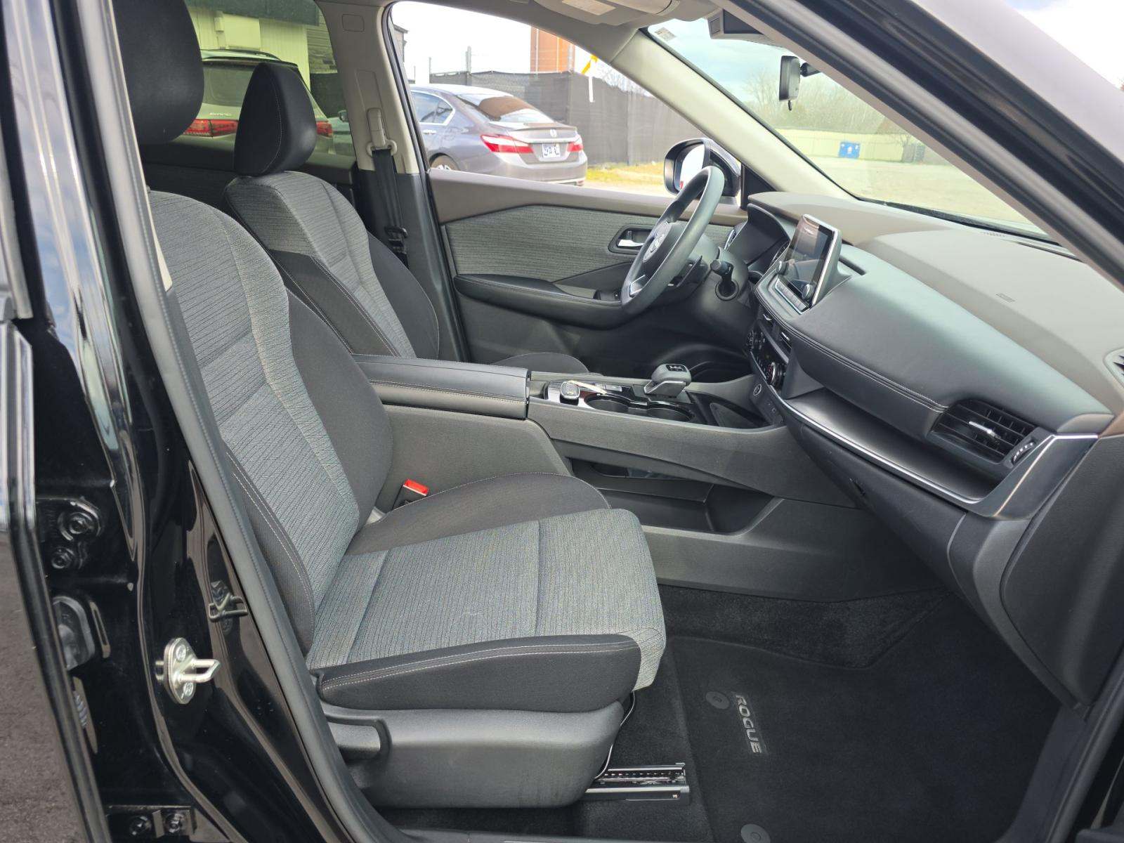 2023 Nissan Rogue SV FWD