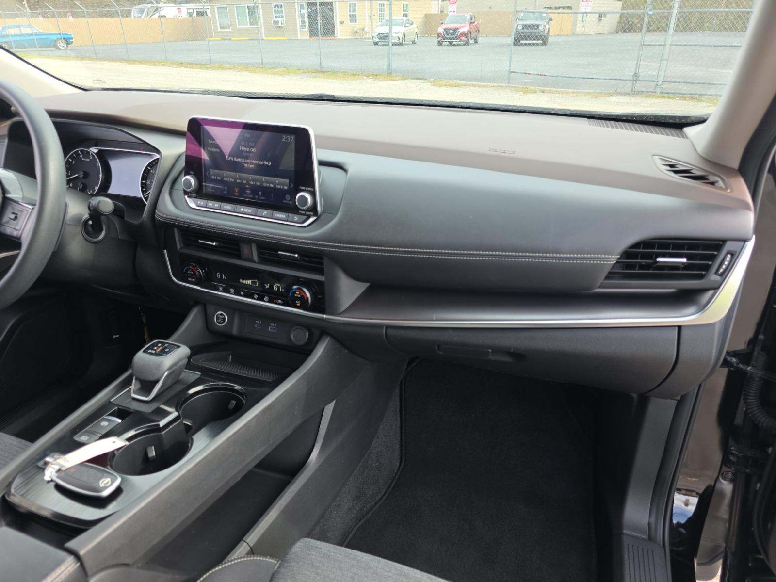 2023 Nissan Rogue SV FWD