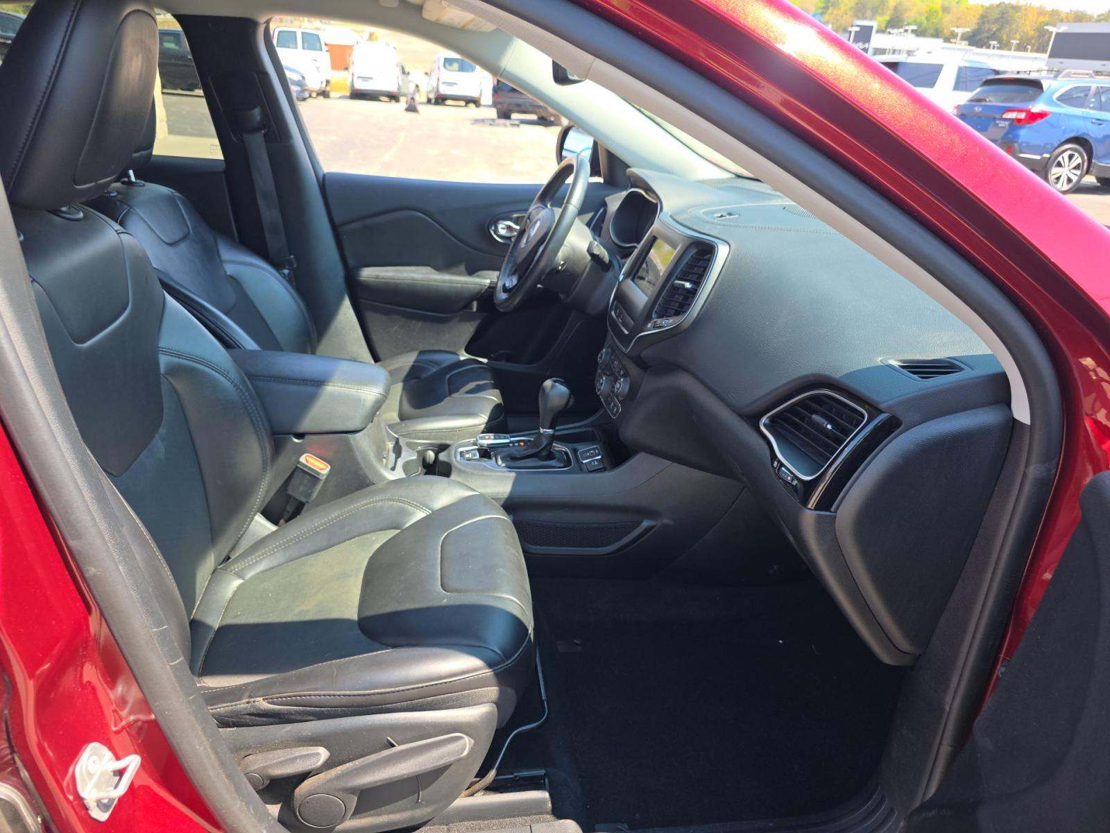2019 Jeep Cherokee Latitude Altitude Edition FWD