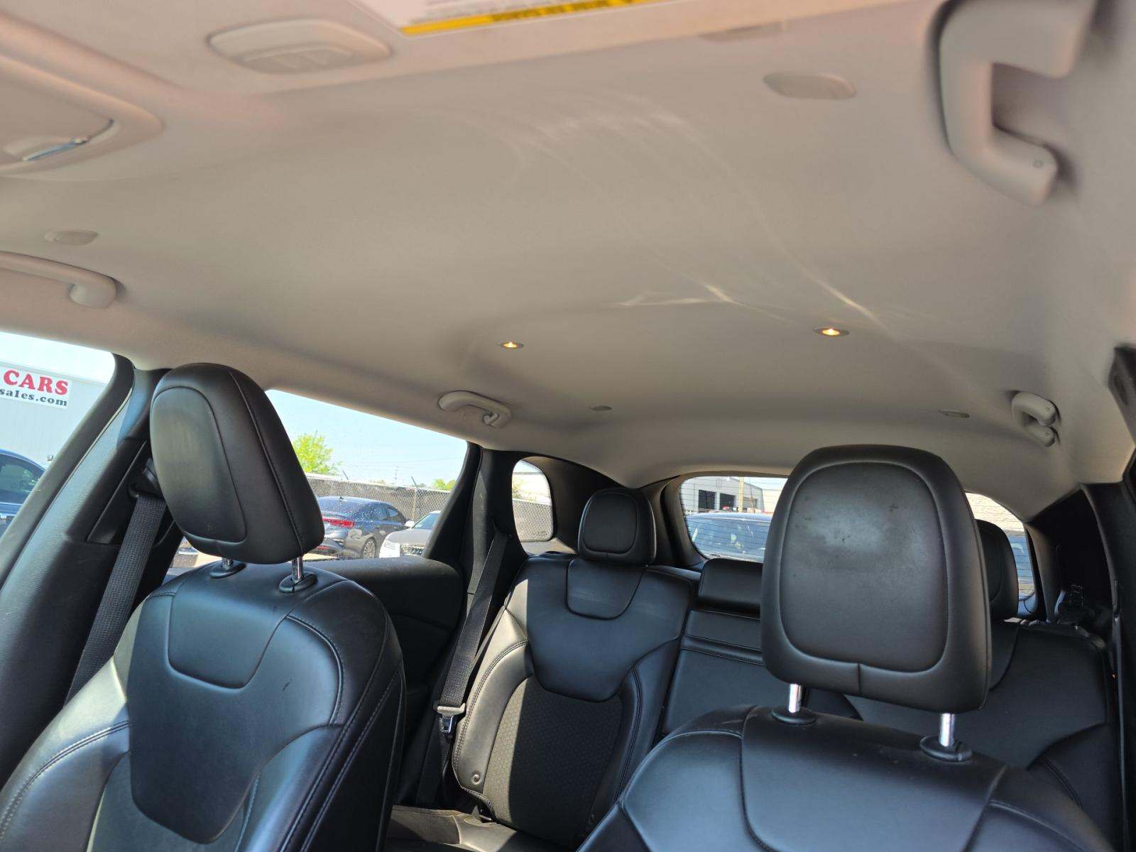 2019 Jeep Cherokee Latitude Altitude Edition FWD