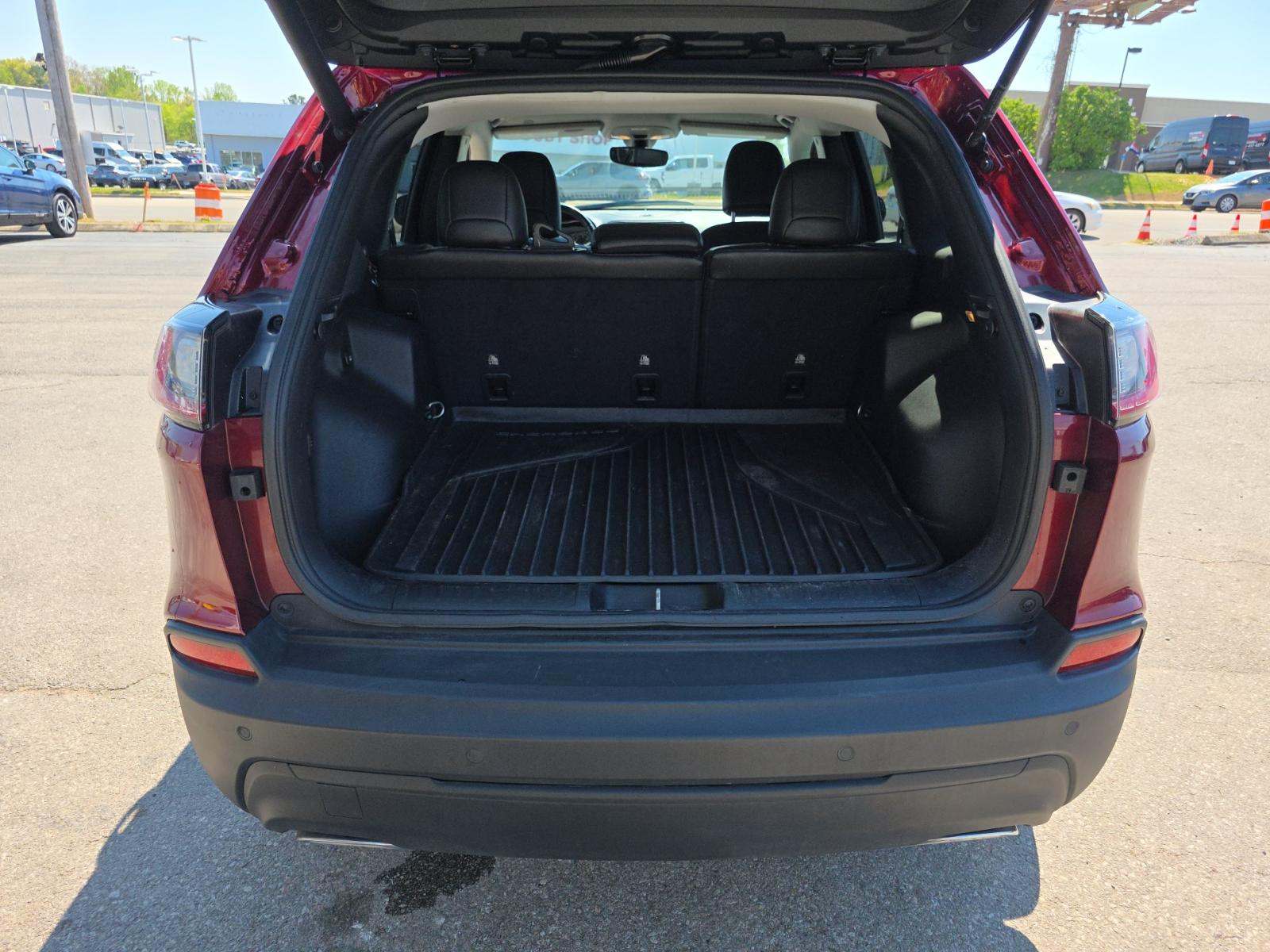 2019 Jeep Cherokee Latitude Altitude Edition FWD