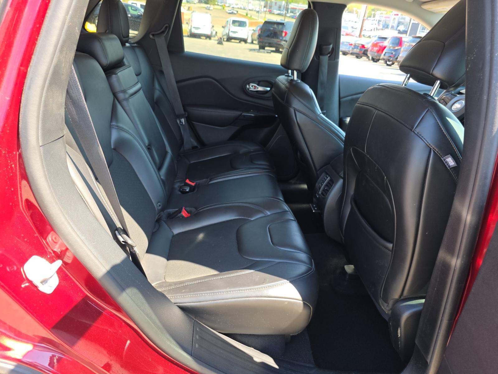 2019 Jeep Cherokee Latitude Altitude Edition FWD