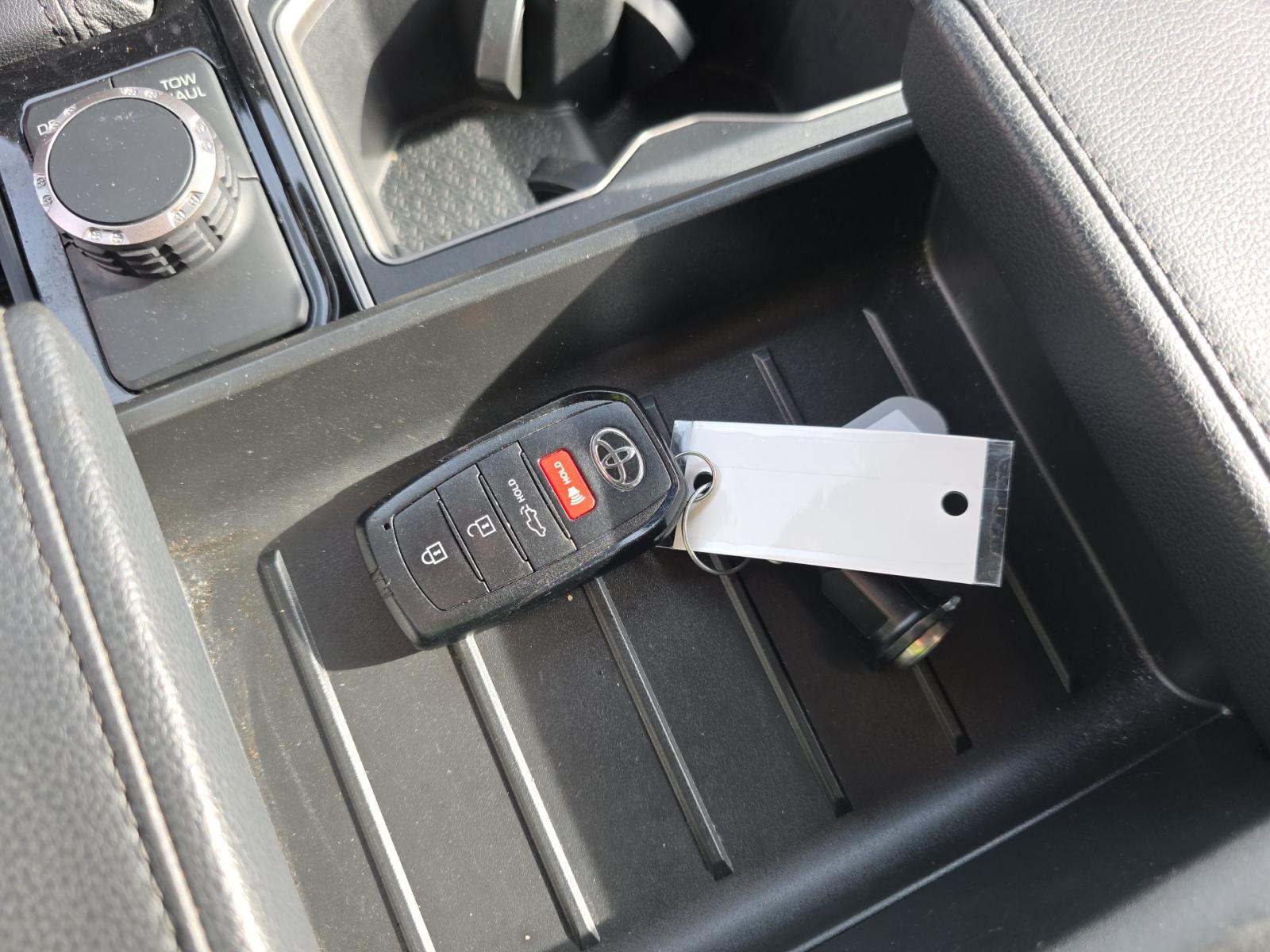 2022 Toyota Tundra SR5 AWD