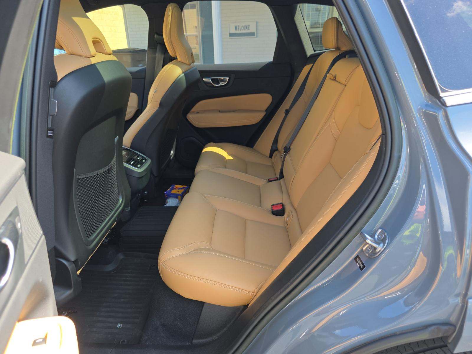 2023 Volvo XC60 B5 Ultimate FWD